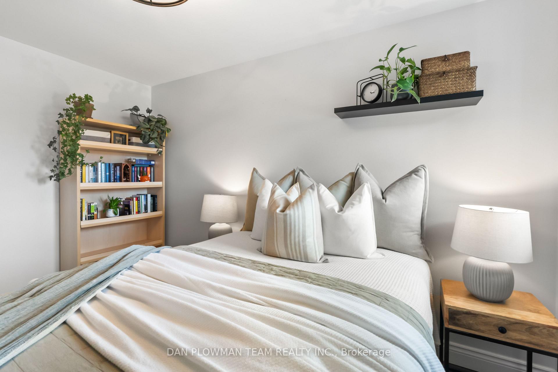 Photo 21 of 1186 Baker Street, Peterborough, Northcrest Ward 5 — HOMEH