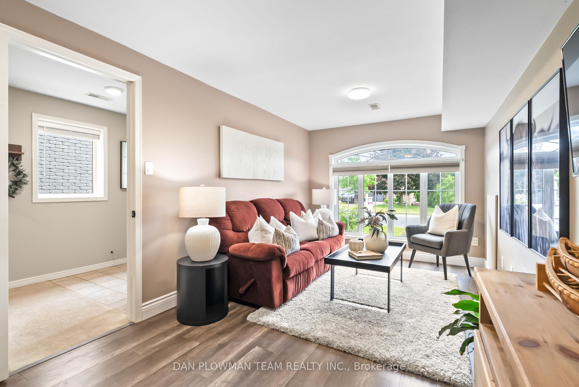 Photo 23 of 1186 Baker Street, Peterborough, Northcrest Ward 5 — HOMEH