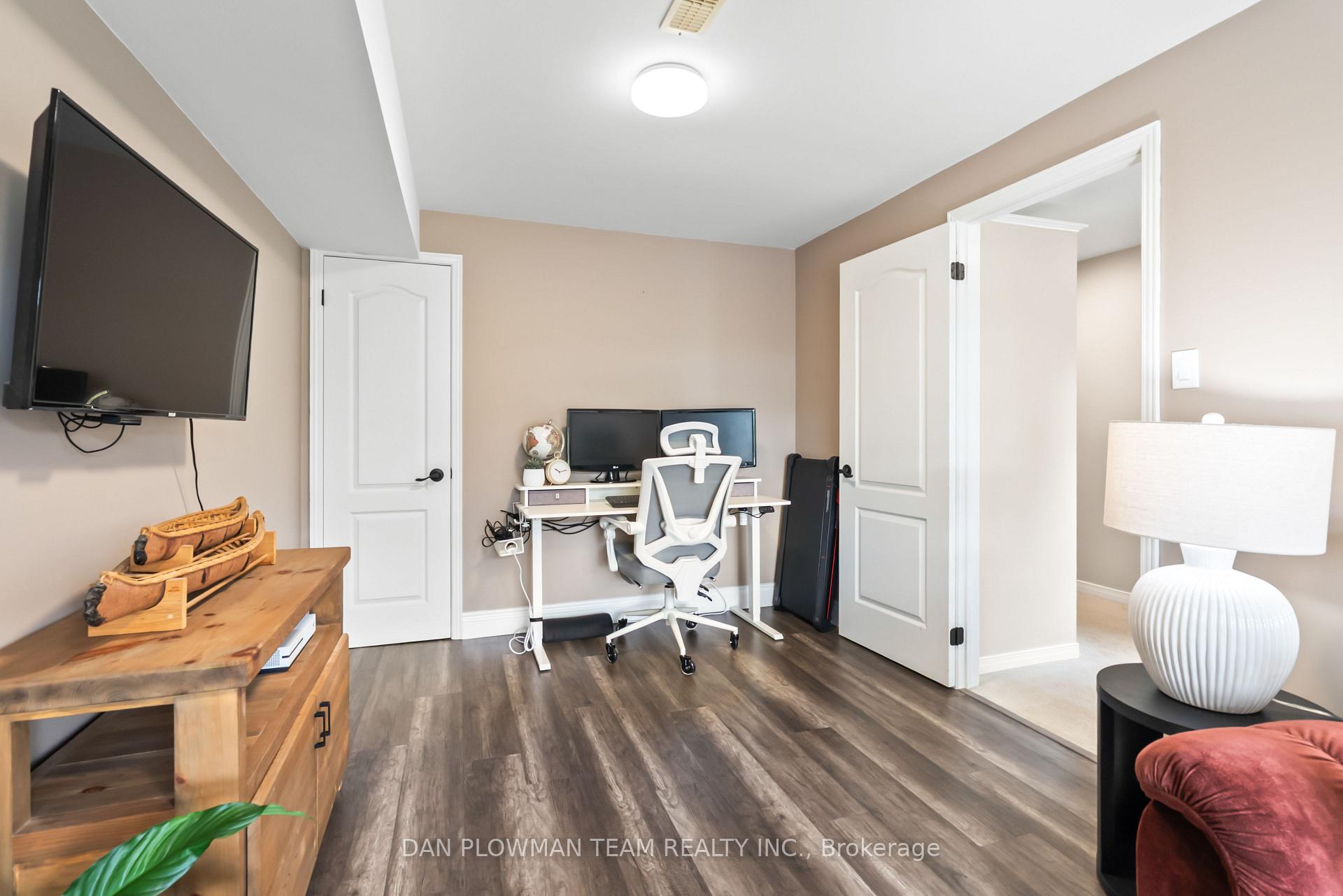 Photo 24 of 1186 Baker Street, Peterborough, Northcrest Ward 5 — HOMEH