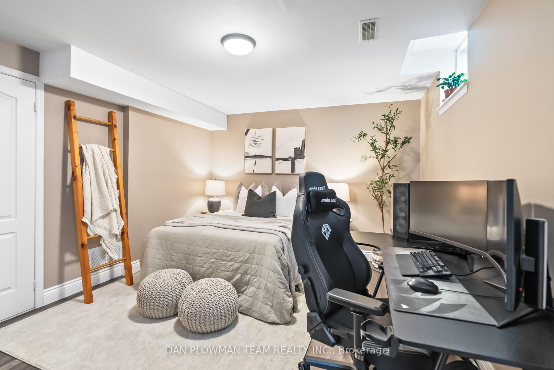 Photo 25 of 1186 Baker Street, Peterborough, Northcrest Ward 5 — HOMEH