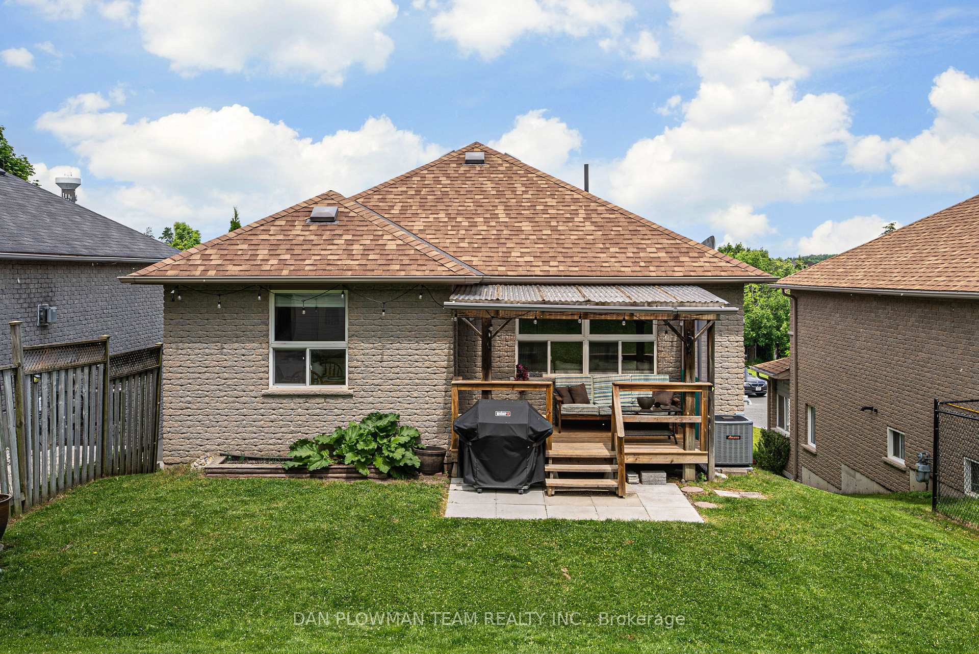 Photo 31 of 1186 Baker Street, Peterborough, Northcrest Ward 5 — HOMEH