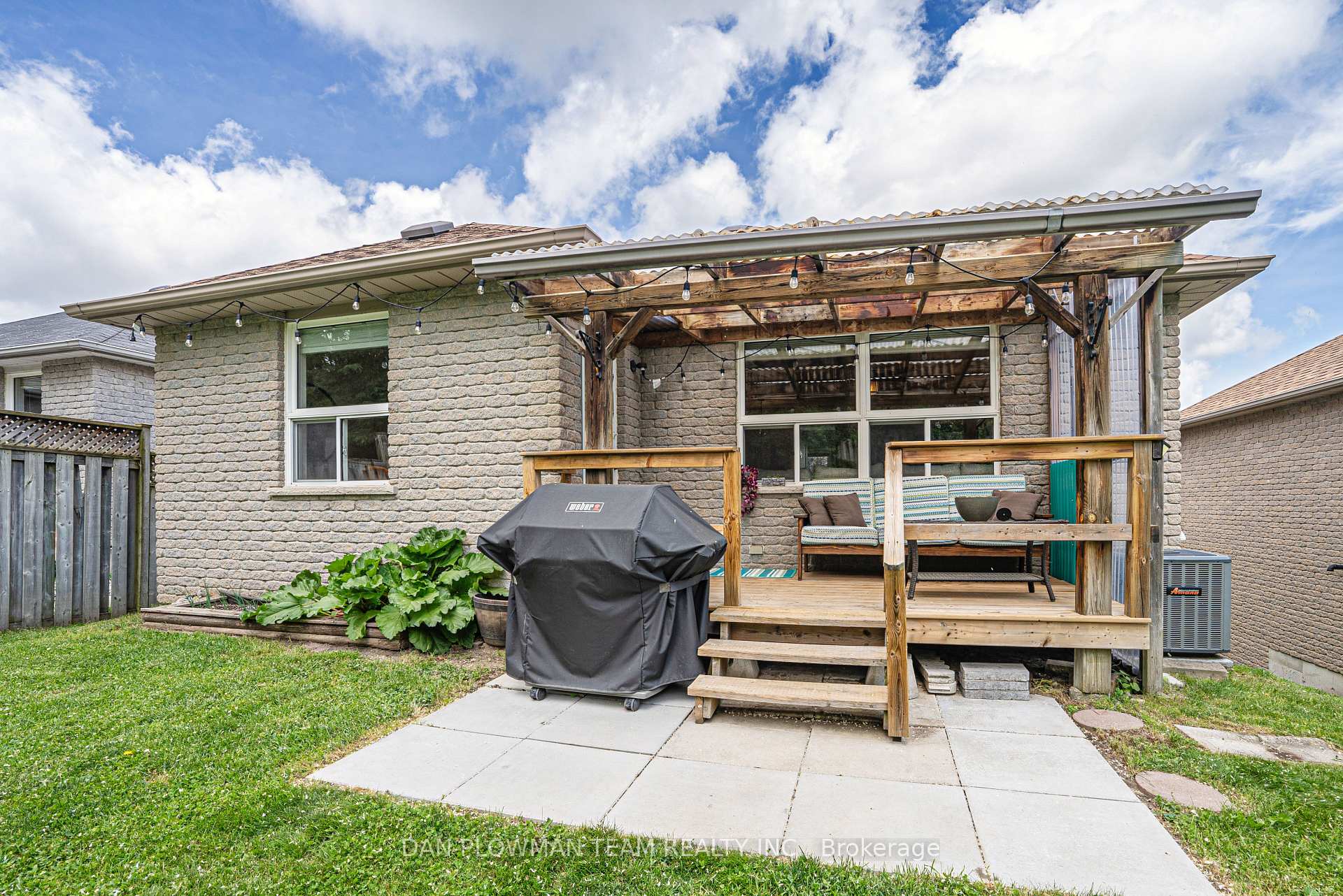 Photo 32 of 1186 Baker Street, Peterborough, Northcrest Ward 5 — HOMEH