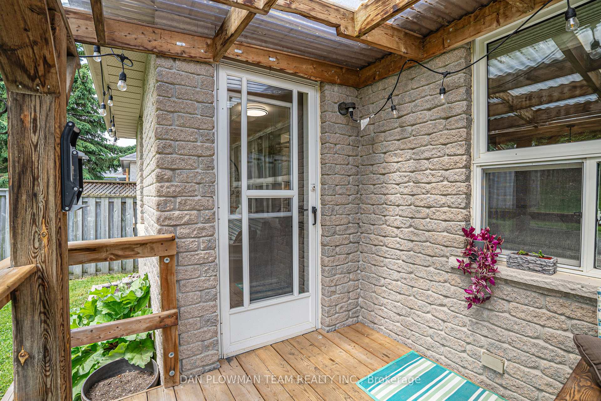 Photo 34 of 1186 Baker Street, Peterborough, Northcrest Ward 5 — HOMEH