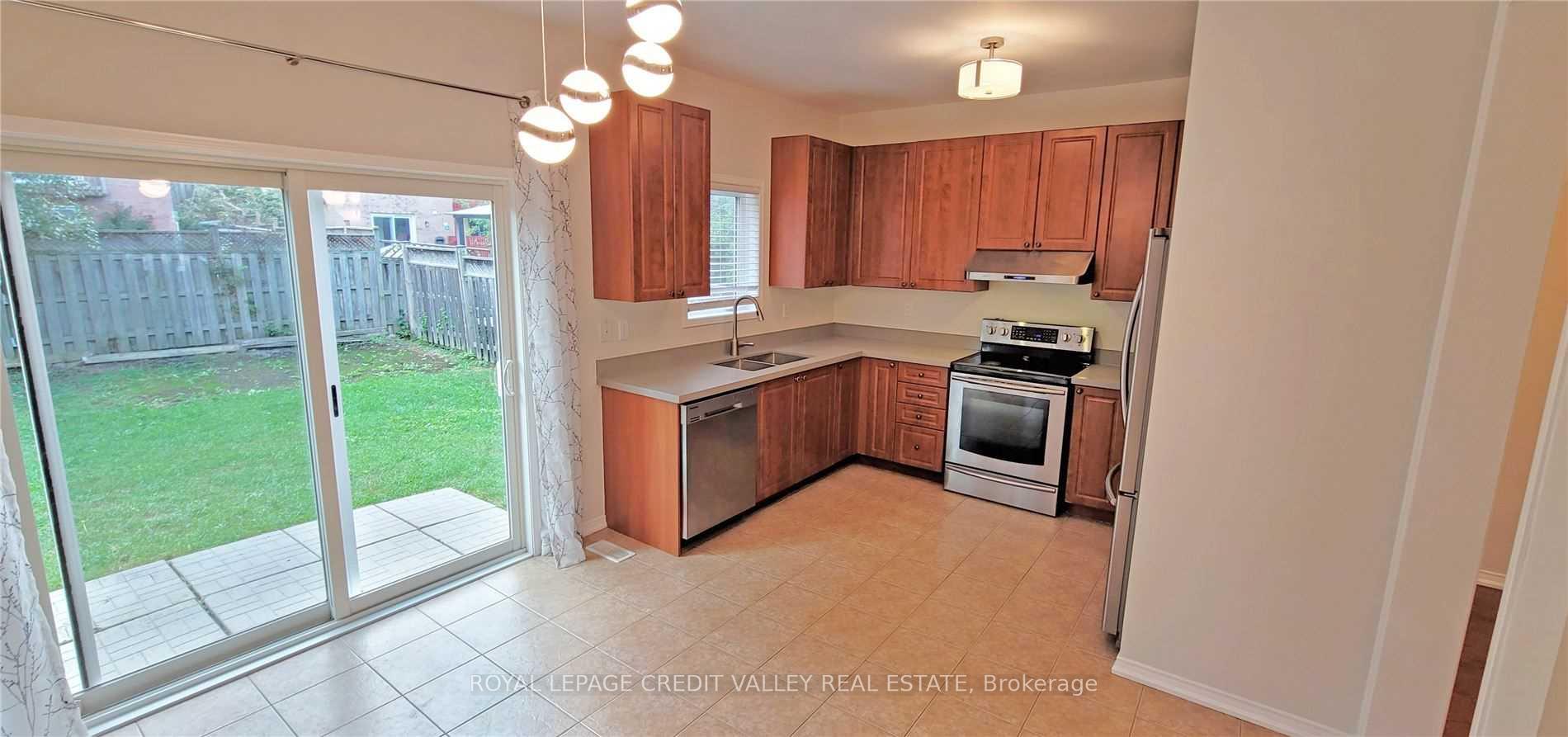 Photo 5 of 14 Mcginty Avenue, Ajax, Central East — HOMEH