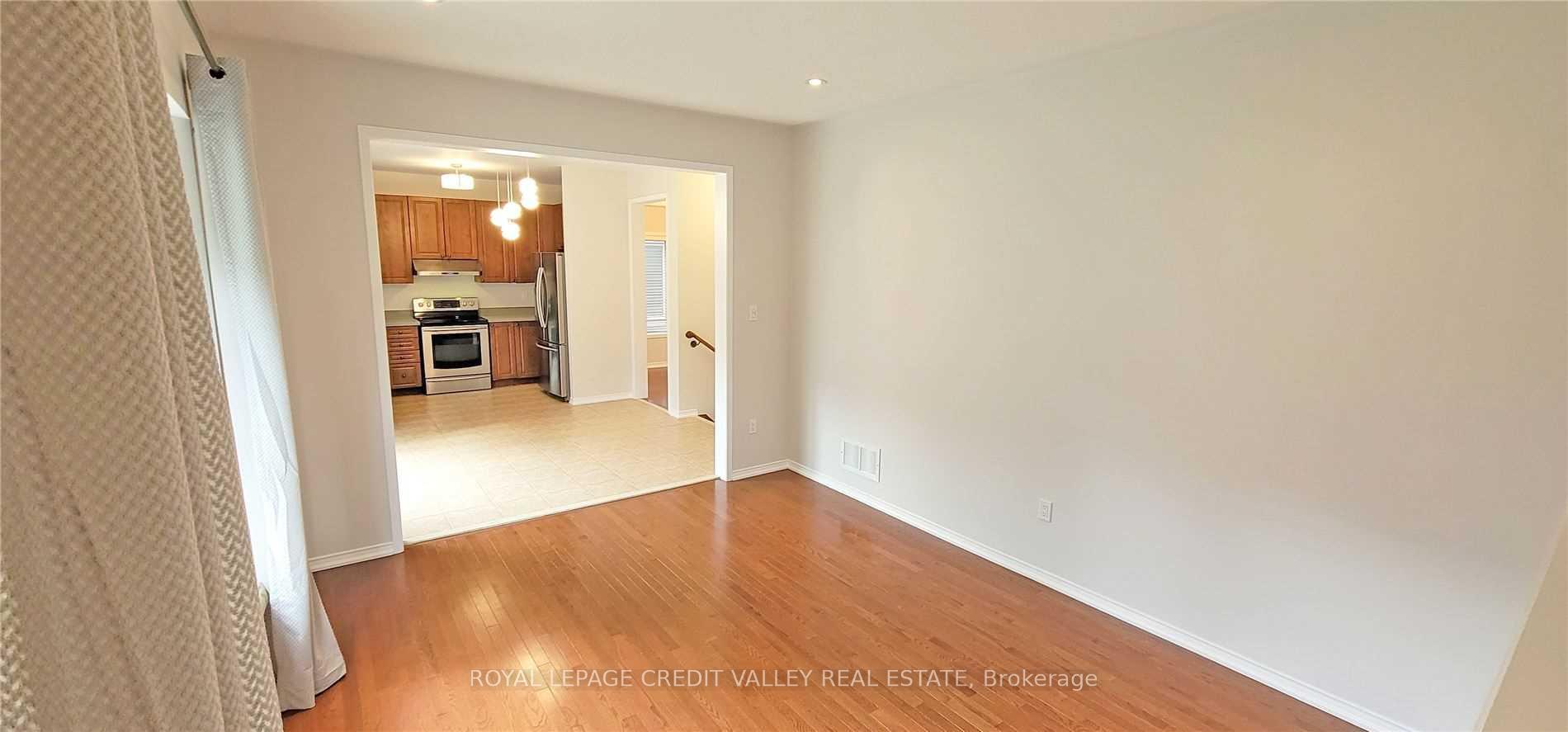 Photo 8 of 14 Mcginty Avenue, Ajax, Central East — HOMEH