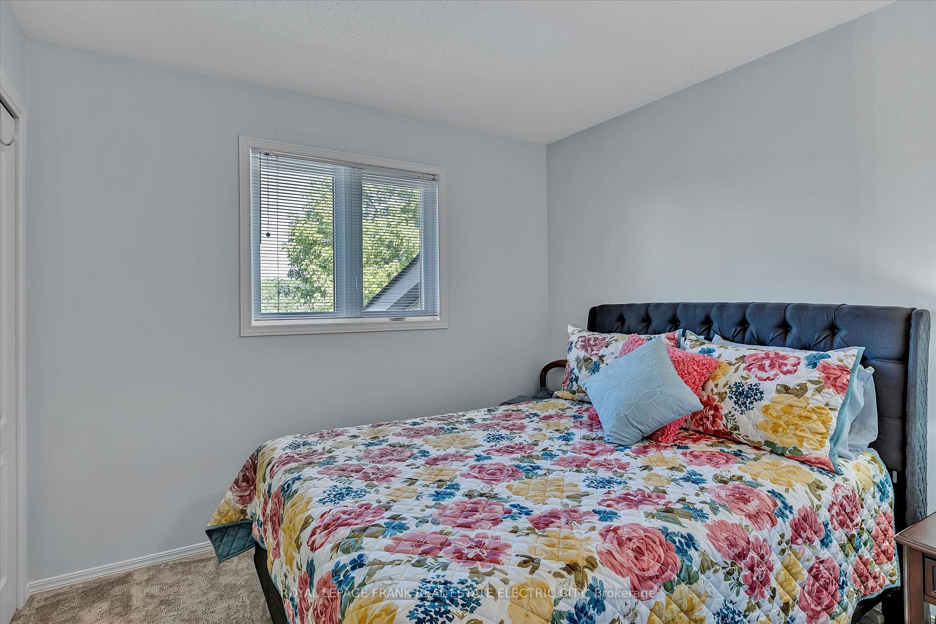 Photo 2 of 1504 Hetherington Drive, Peterborough, Northcrest Ward 5 — HOMEH