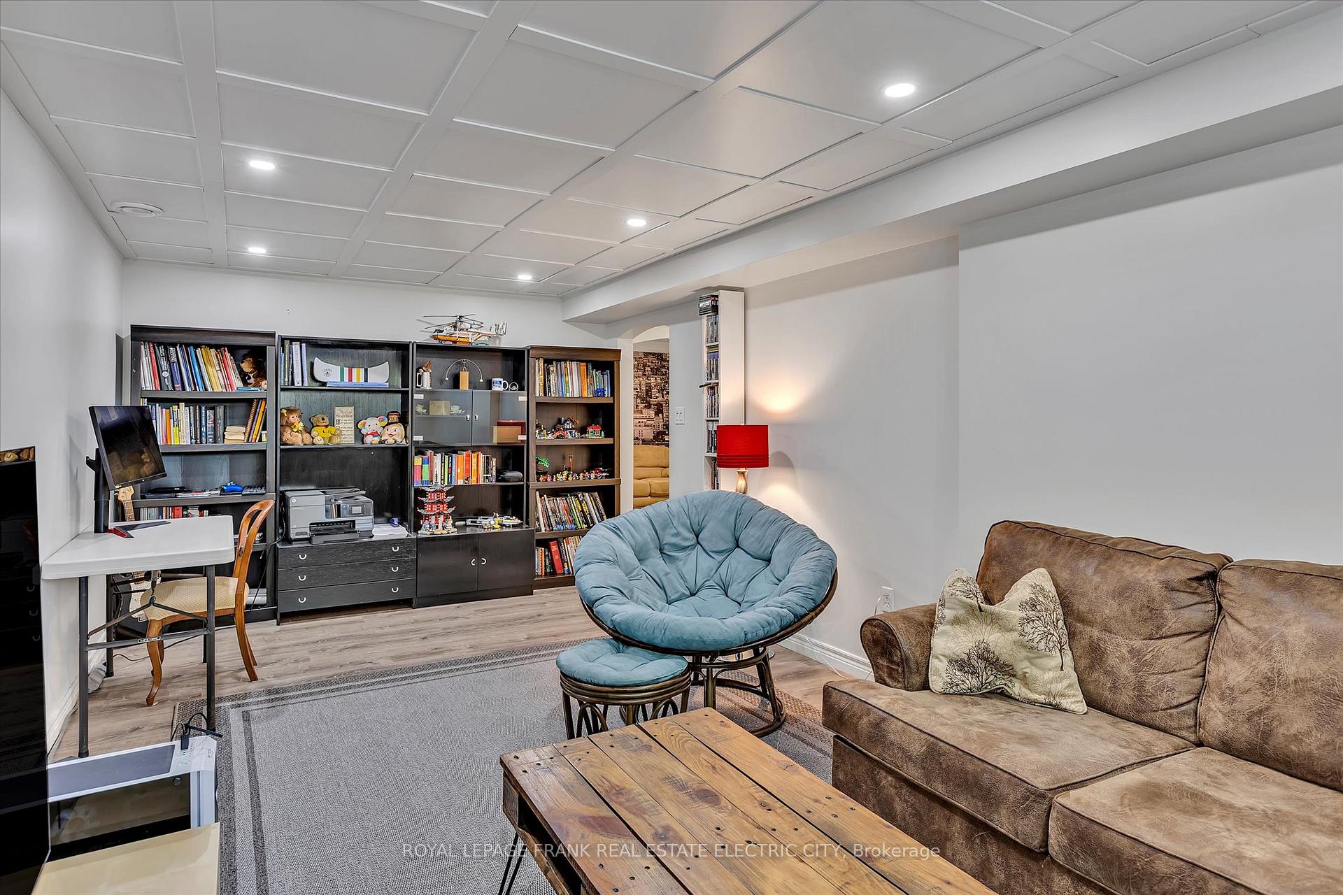 Photo 6 of 1504 Hetherington Drive, Peterborough, Northcrest Ward 5 — HOMEH