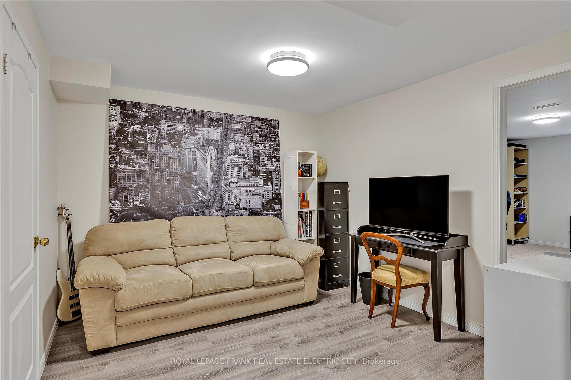 Photo 7 of 1504 Hetherington Drive, Peterborough, Northcrest Ward 5 — HOMEH