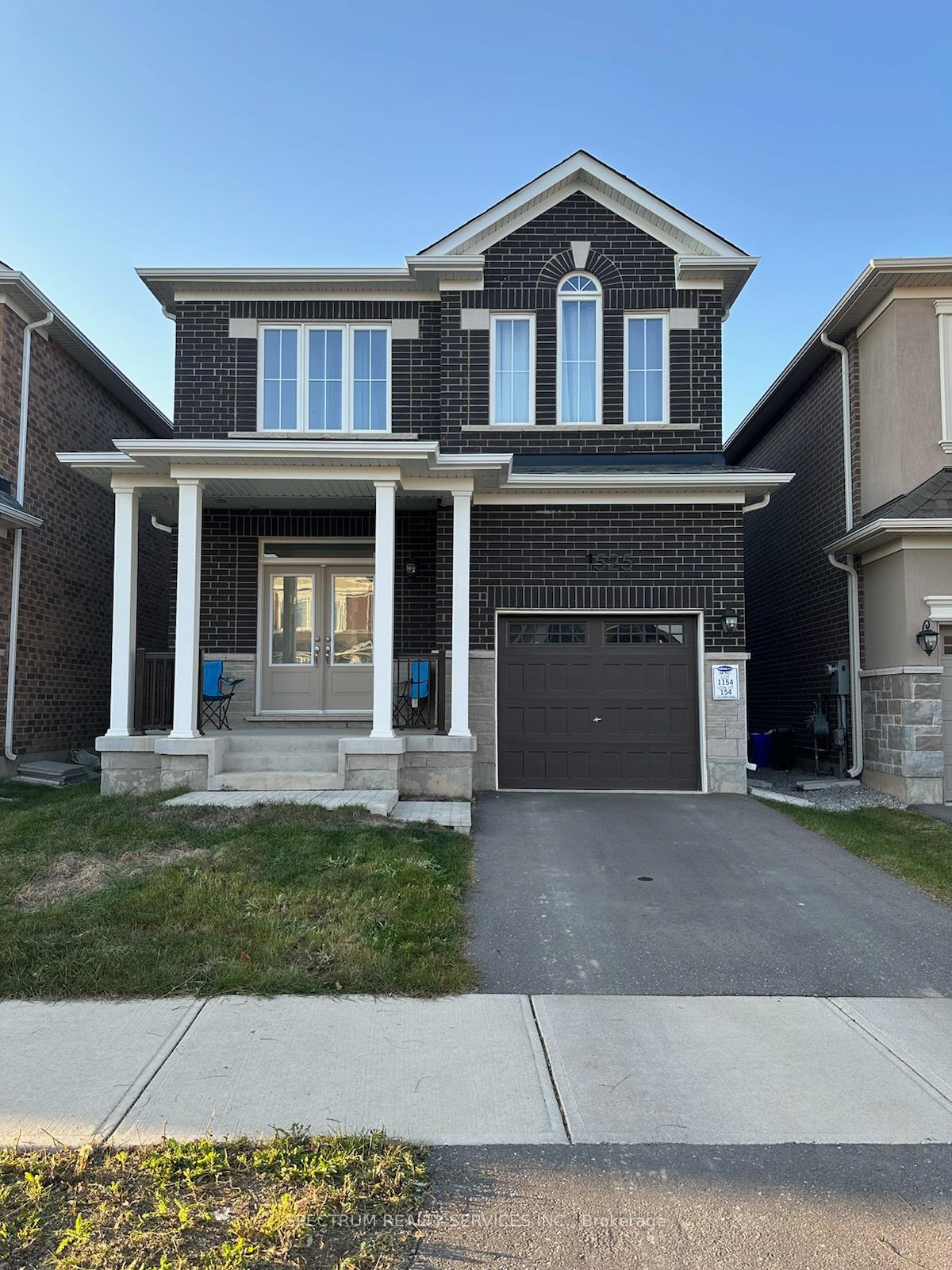 Front of 1525 Cranberry Crescent