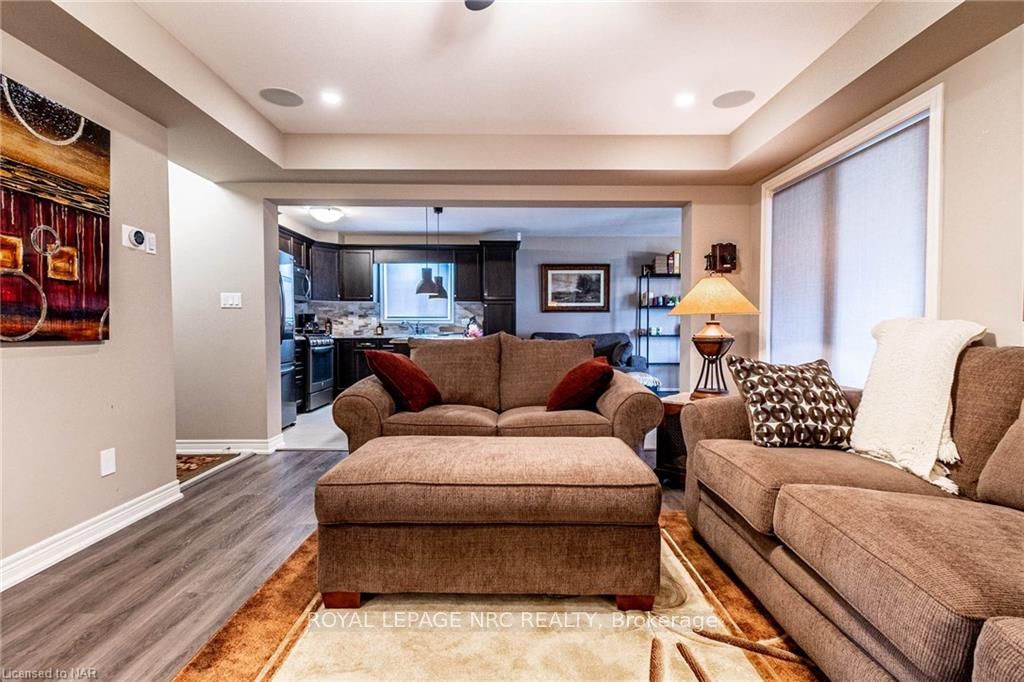 Photo 8 of 88 Spruce Crescent, Welland, Coyle Creek — HOMEH