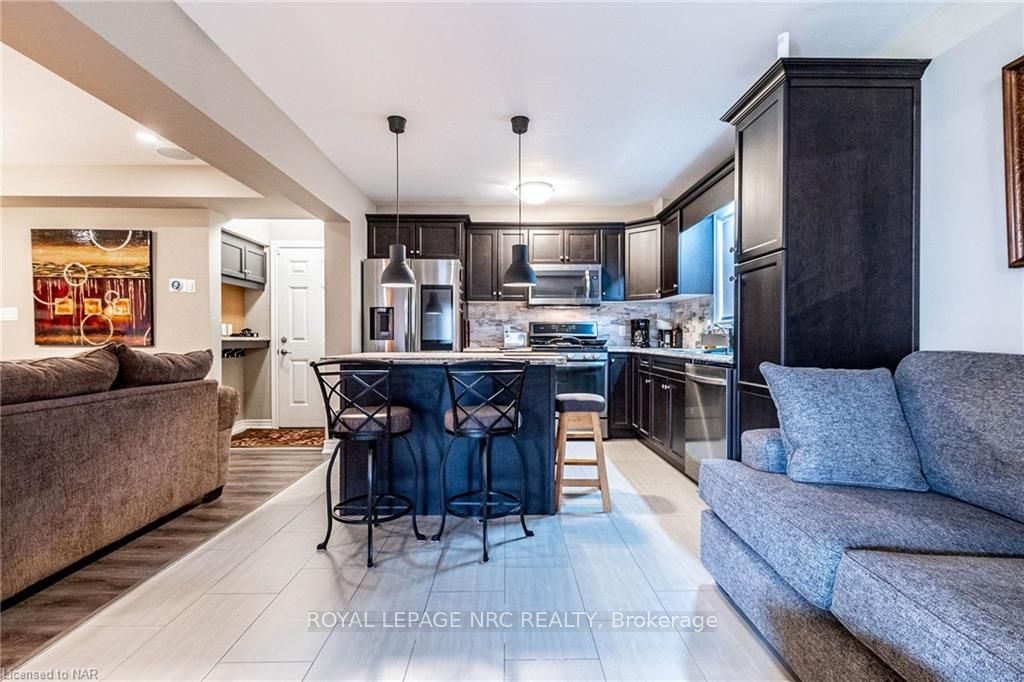 Photo 12 of 88 Spruce Crescent, Welland, Coyle Creek — HOMEH