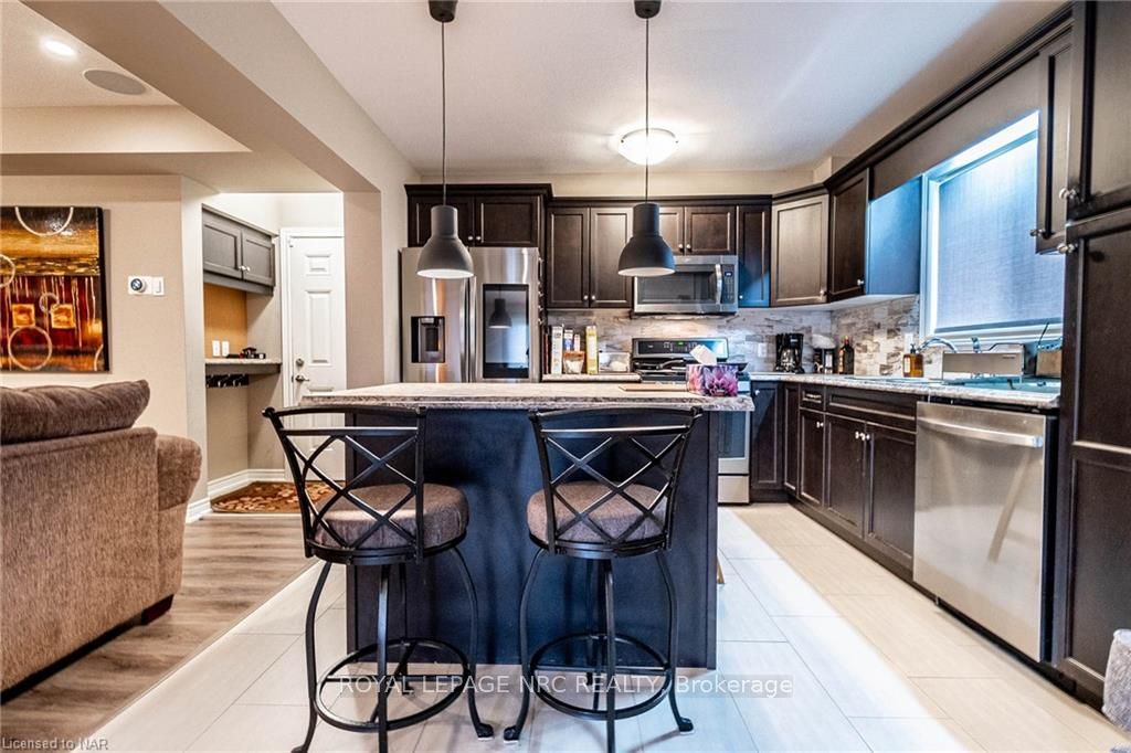 Photo 13 of 88 Spruce Crescent, Welland, Coyle Creek — HOMEH
