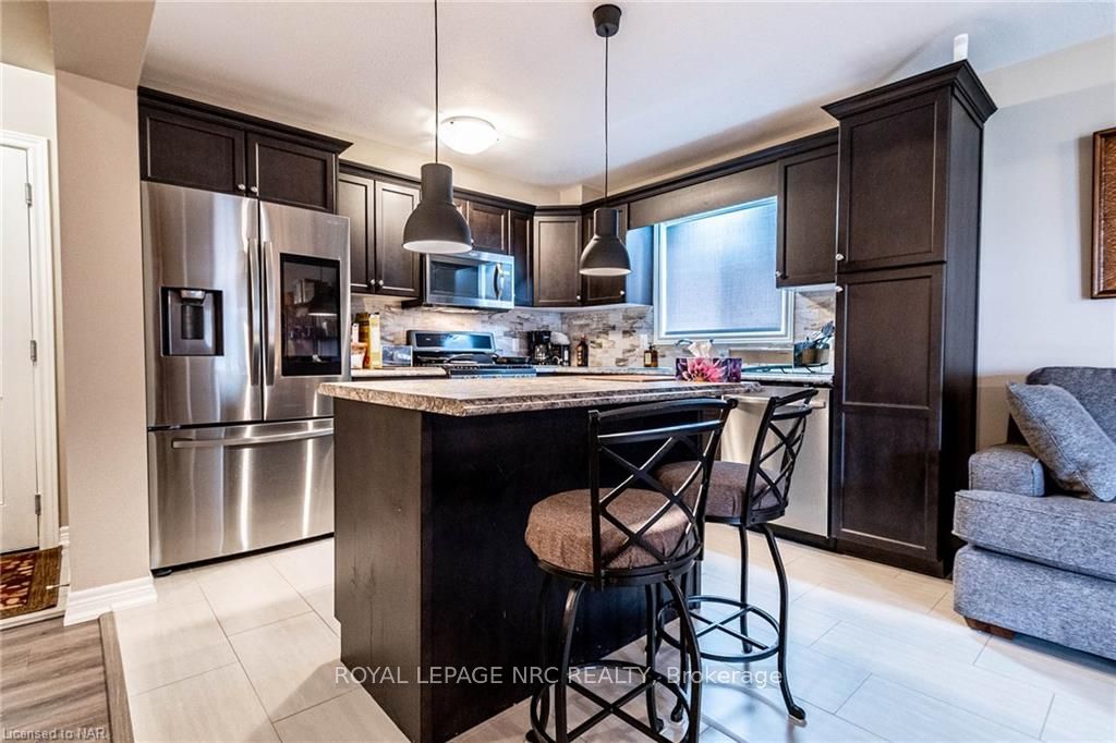 Photo 14 of 88 Spruce Crescent, Welland, Coyle Creek — HOMEH
