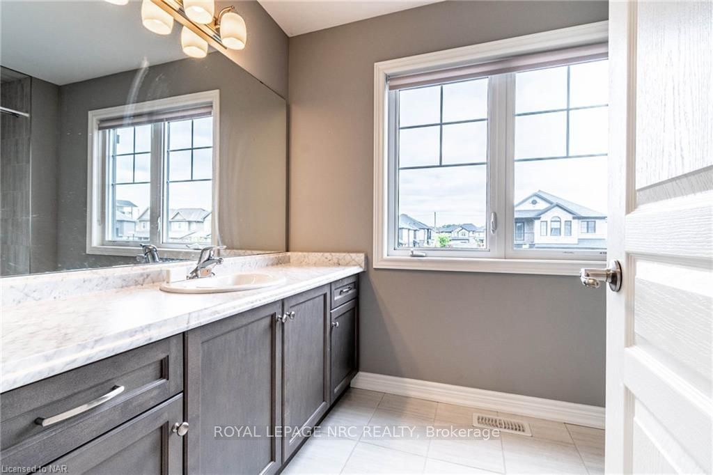 Photo 20 of 88 Spruce Crescent, Welland, Coyle Creek — HOMEH
