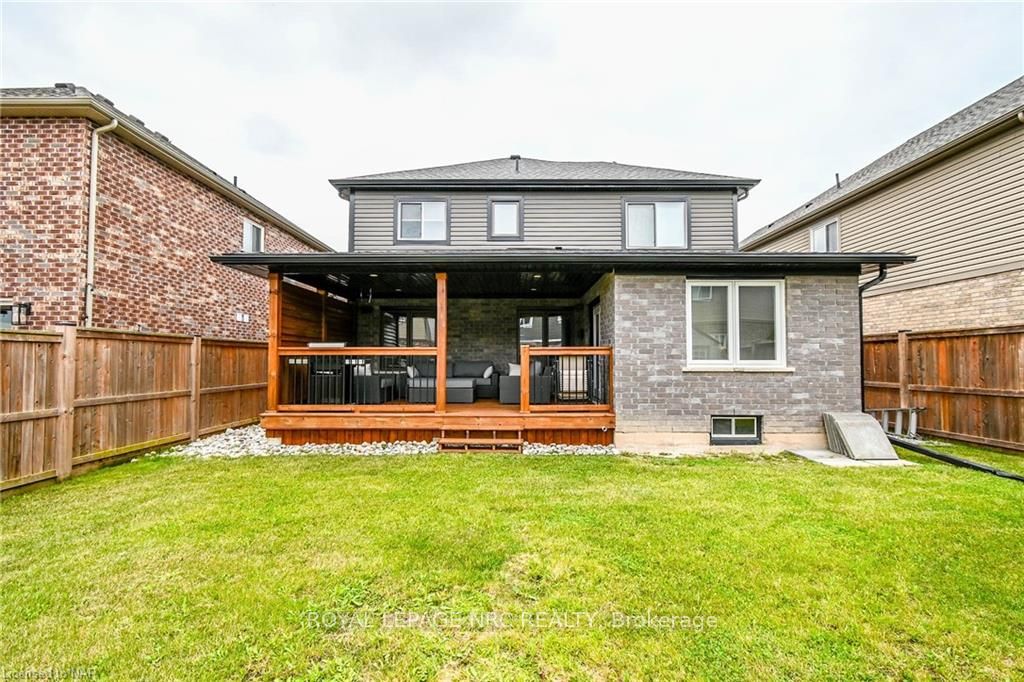 Photo 25 of 88 Spruce Crescent, Welland, Coyle Creek — HOMEH