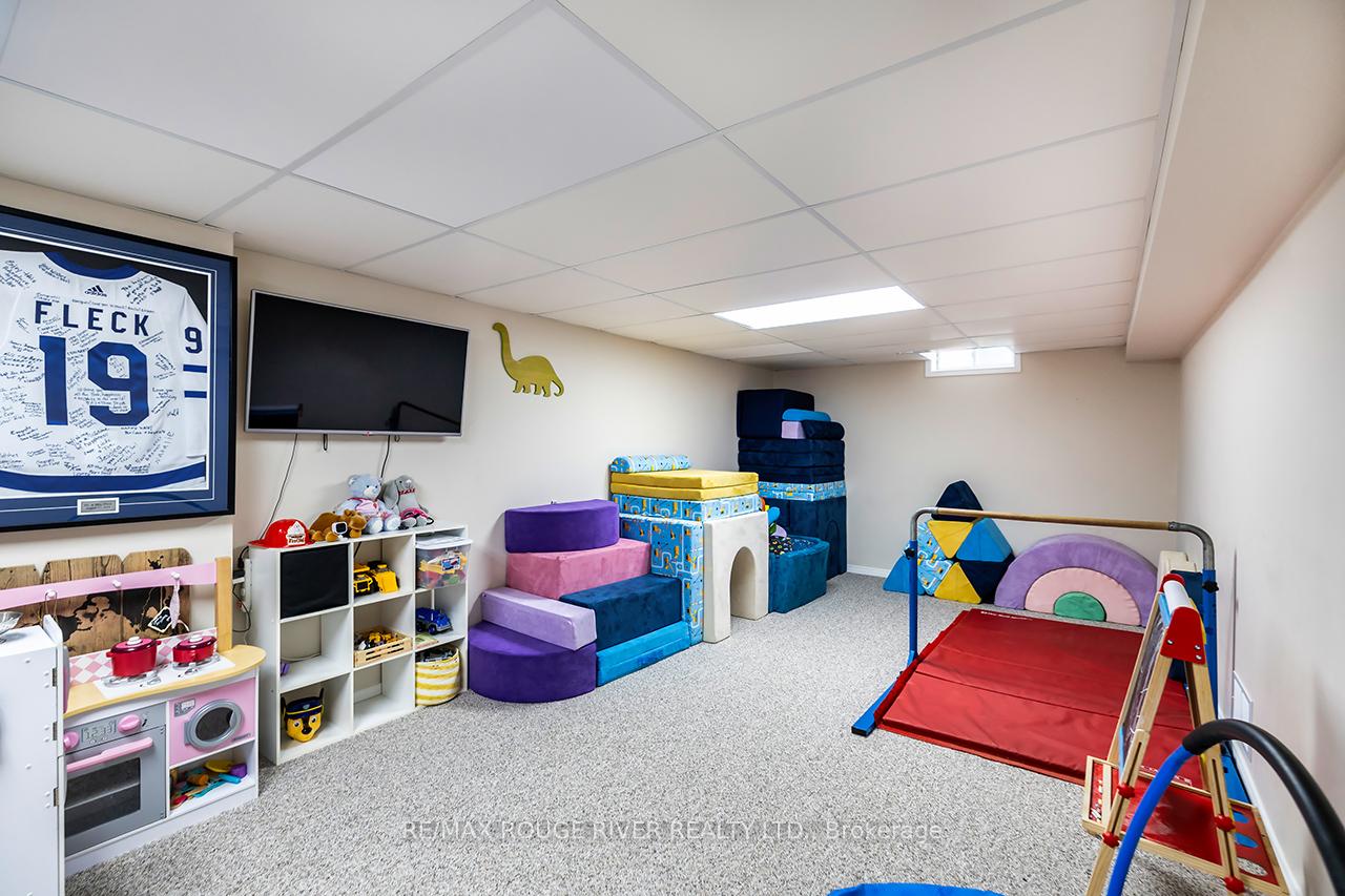 Photo 23 of 1330 Eagle Crescent, Peterborough, Monaghan Ward 2 — HOMEH