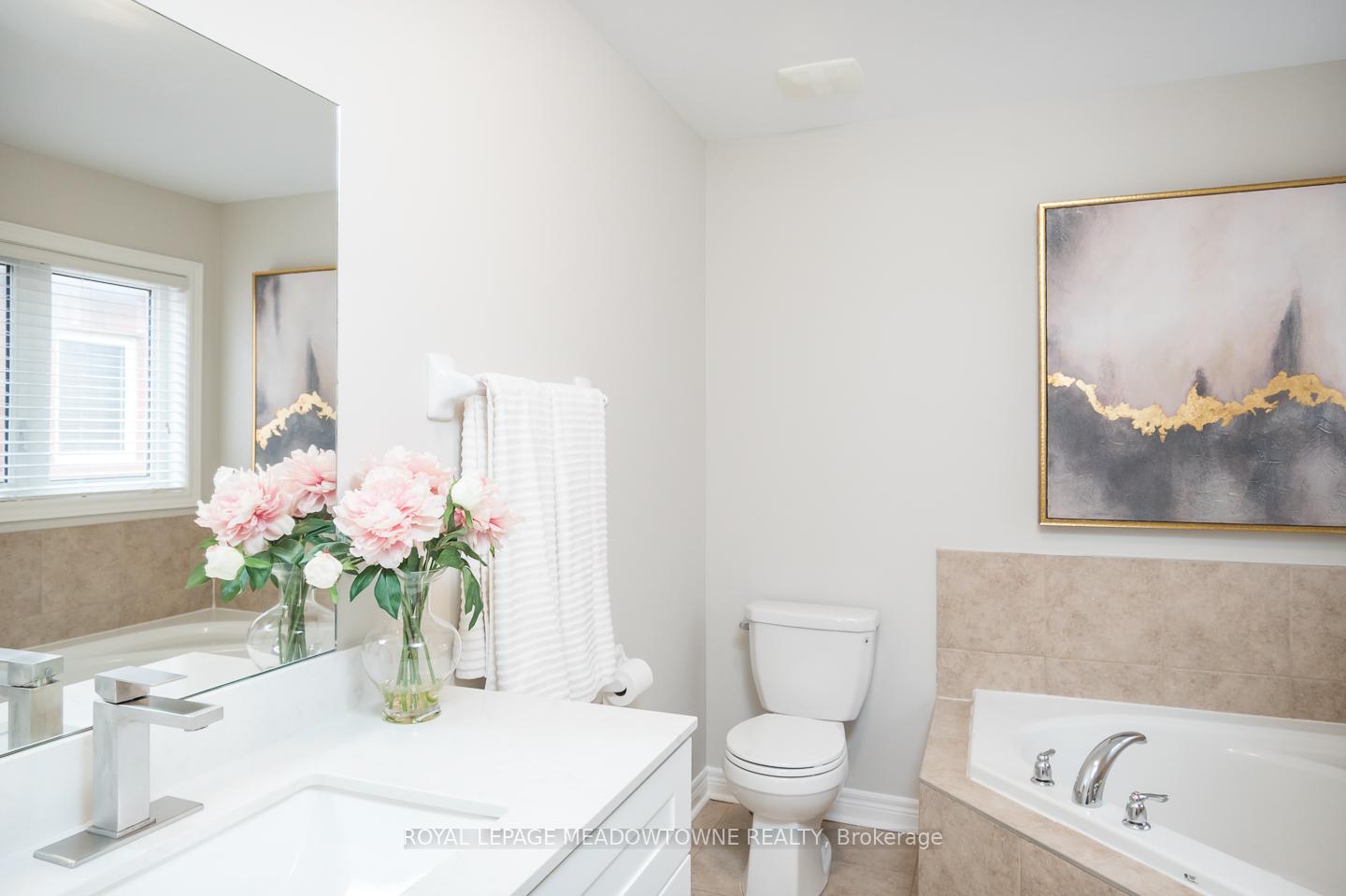 Photo 25 of 394 Bessborough Drive, Milton, Harrison — HOMEH