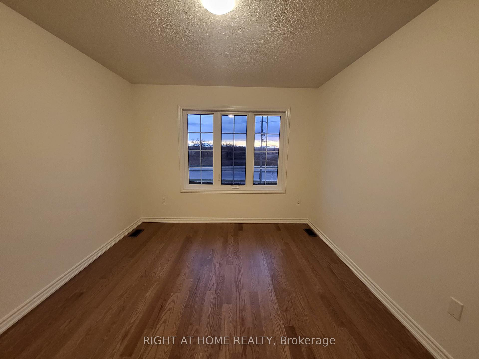 Photo 8 of 514 Celandine Terrace, Milton, Walker — HOMEH