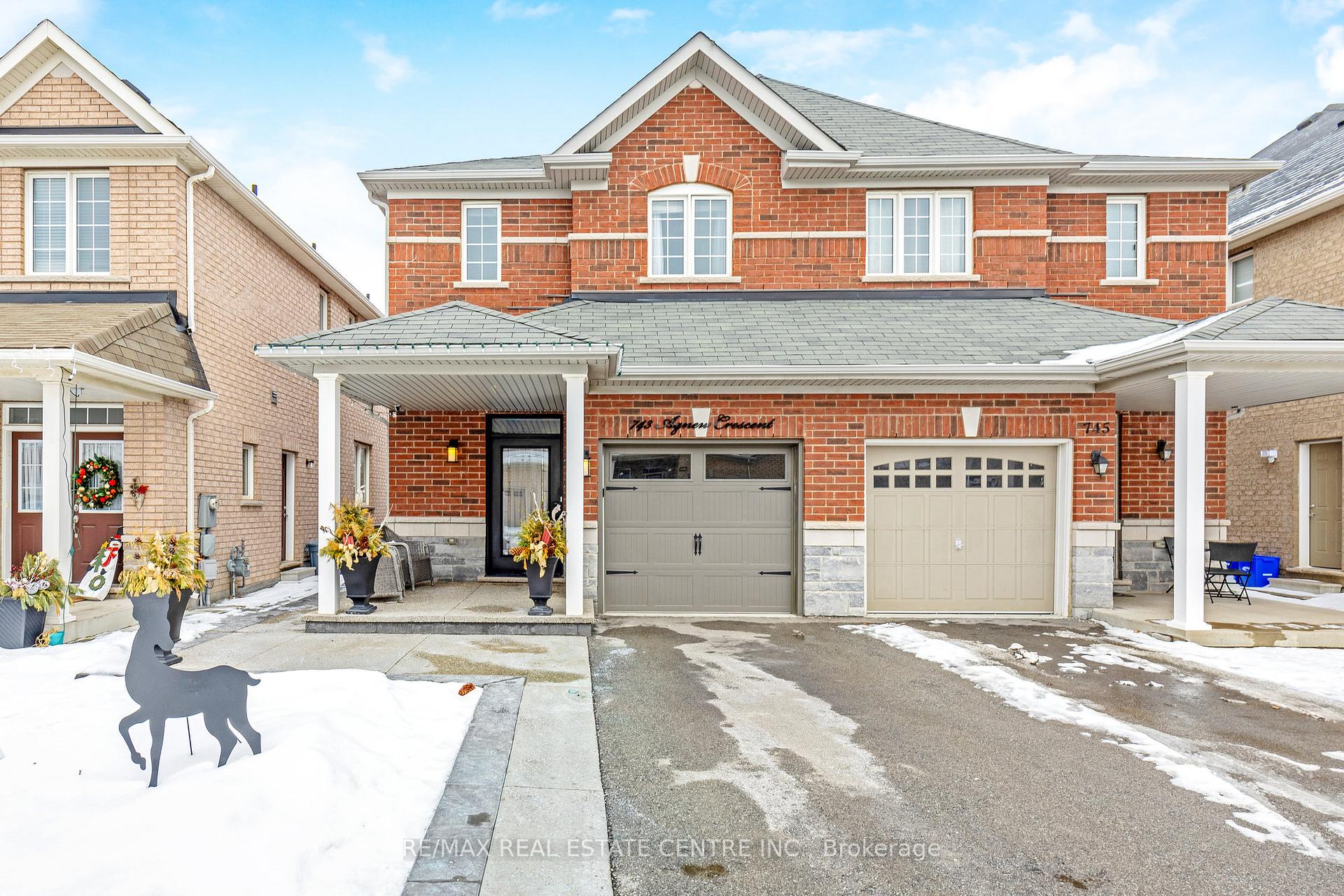 Photo 1 of 743 Agnew Crescent, Milton, Beaty — HOMEH