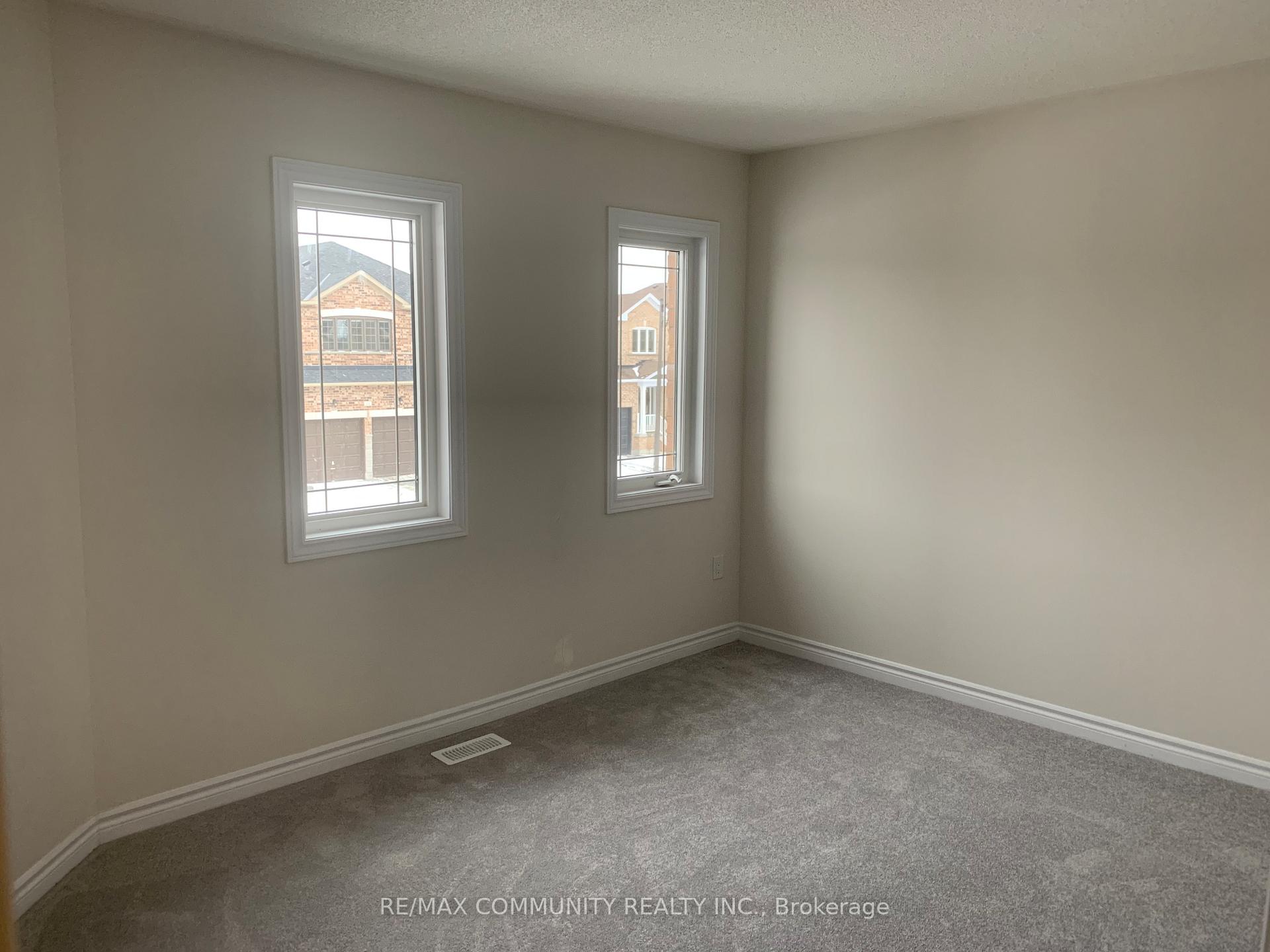 Photo 14 of 22 Jardine Street, Brock, Beaverton — HOMEH