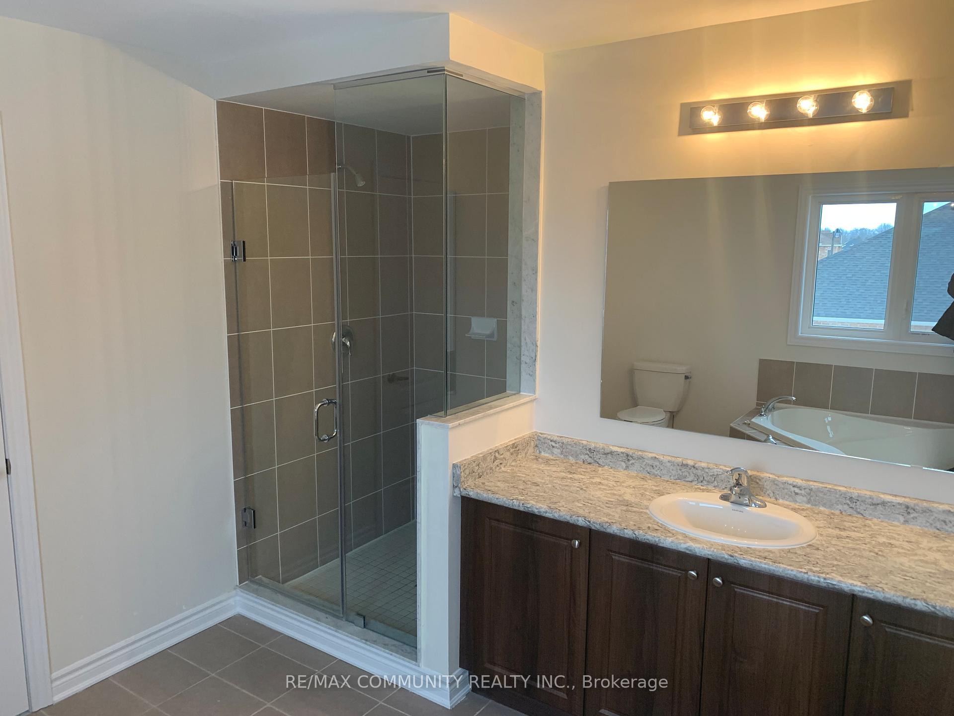 Photo 8 of 22 Jardine Street, Brock, Beaverton — HOMEH