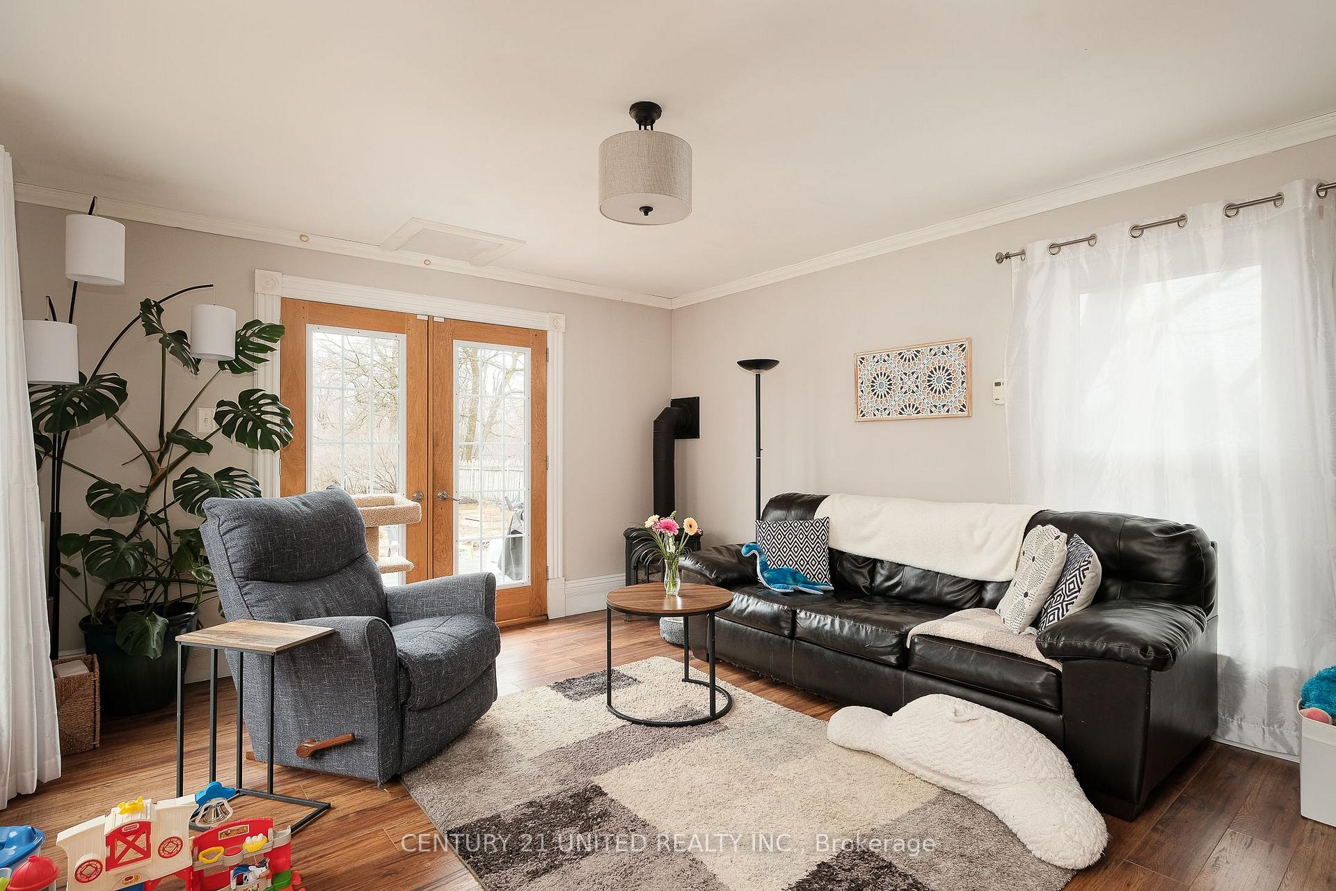 Photo 13 of 512 Parnell Street, Peterborough, Town Ward 3 — HOMEH