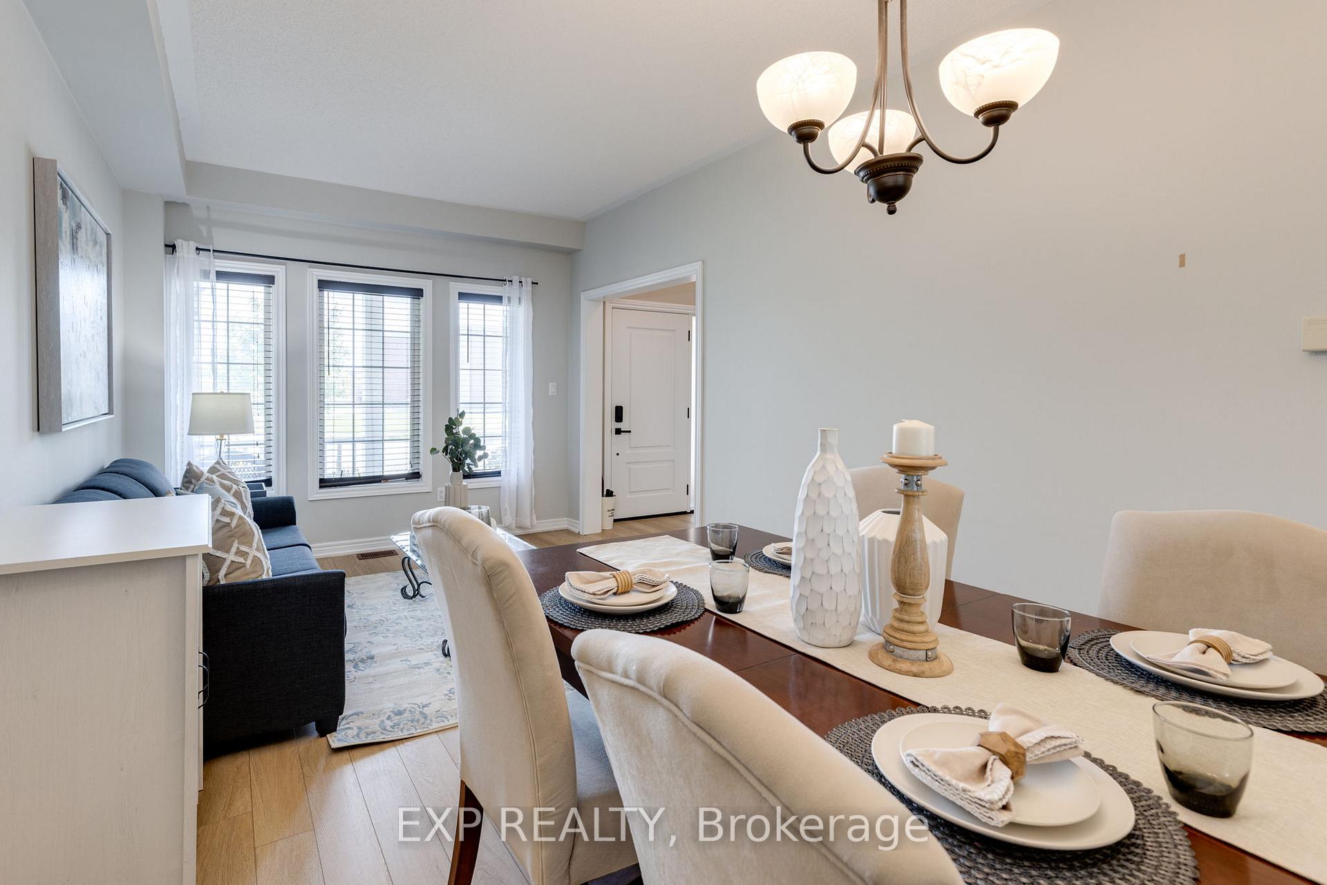 Photo 11 of 30 Earl Stewart Drive, Aurora, Bayview Wellington — HOMEH