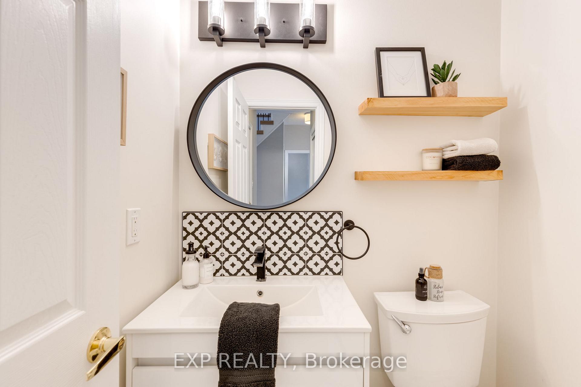Photo 15 of 30 Earl Stewart Drive, Aurora, Bayview Wellington — HOMEH