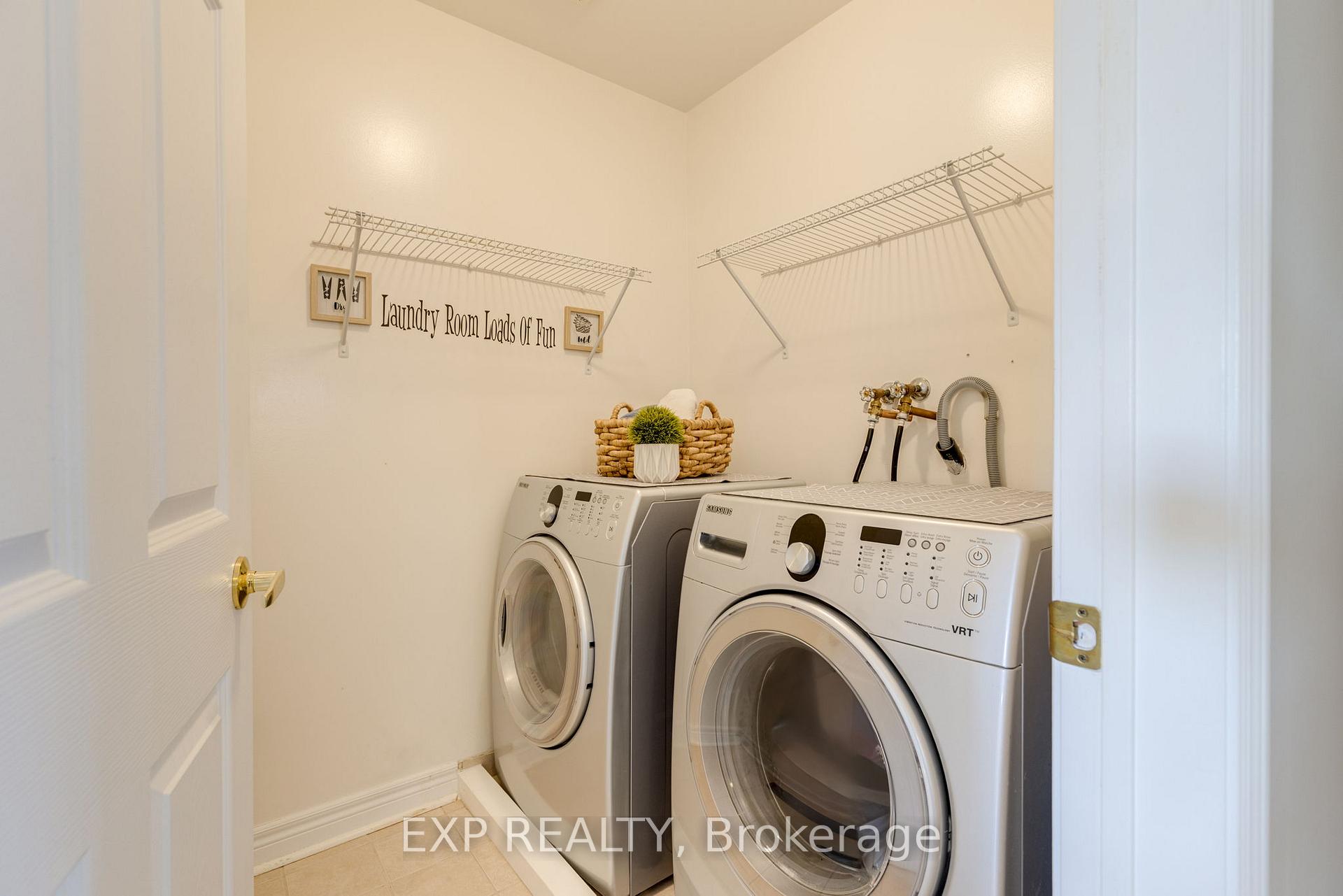 Photo 17 of 30 Earl Stewart Drive, Aurora, Bayview Wellington — HOMEH