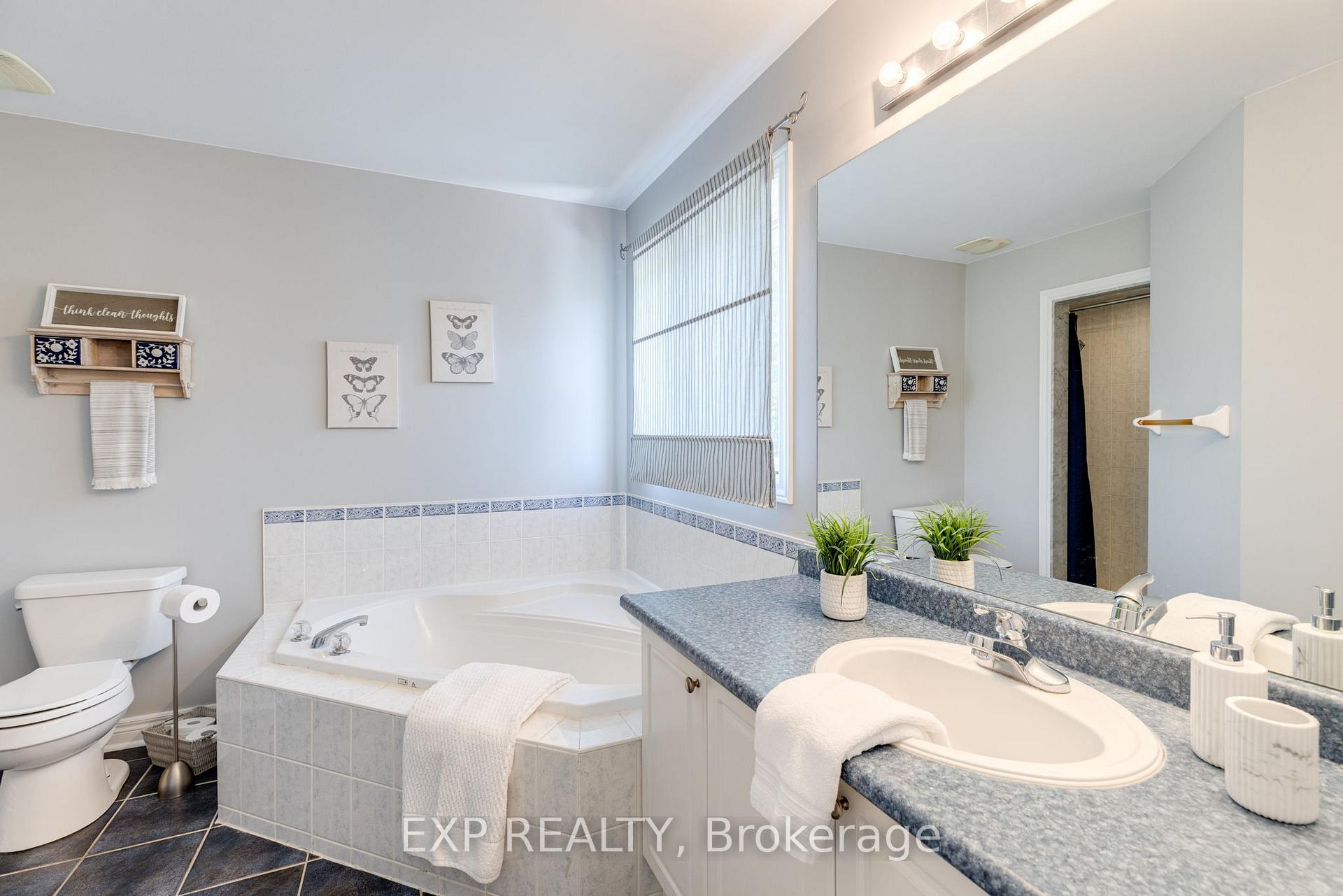 Photo 22 of 30 Earl Stewart Drive, Aurora, Bayview Wellington — HOMEH