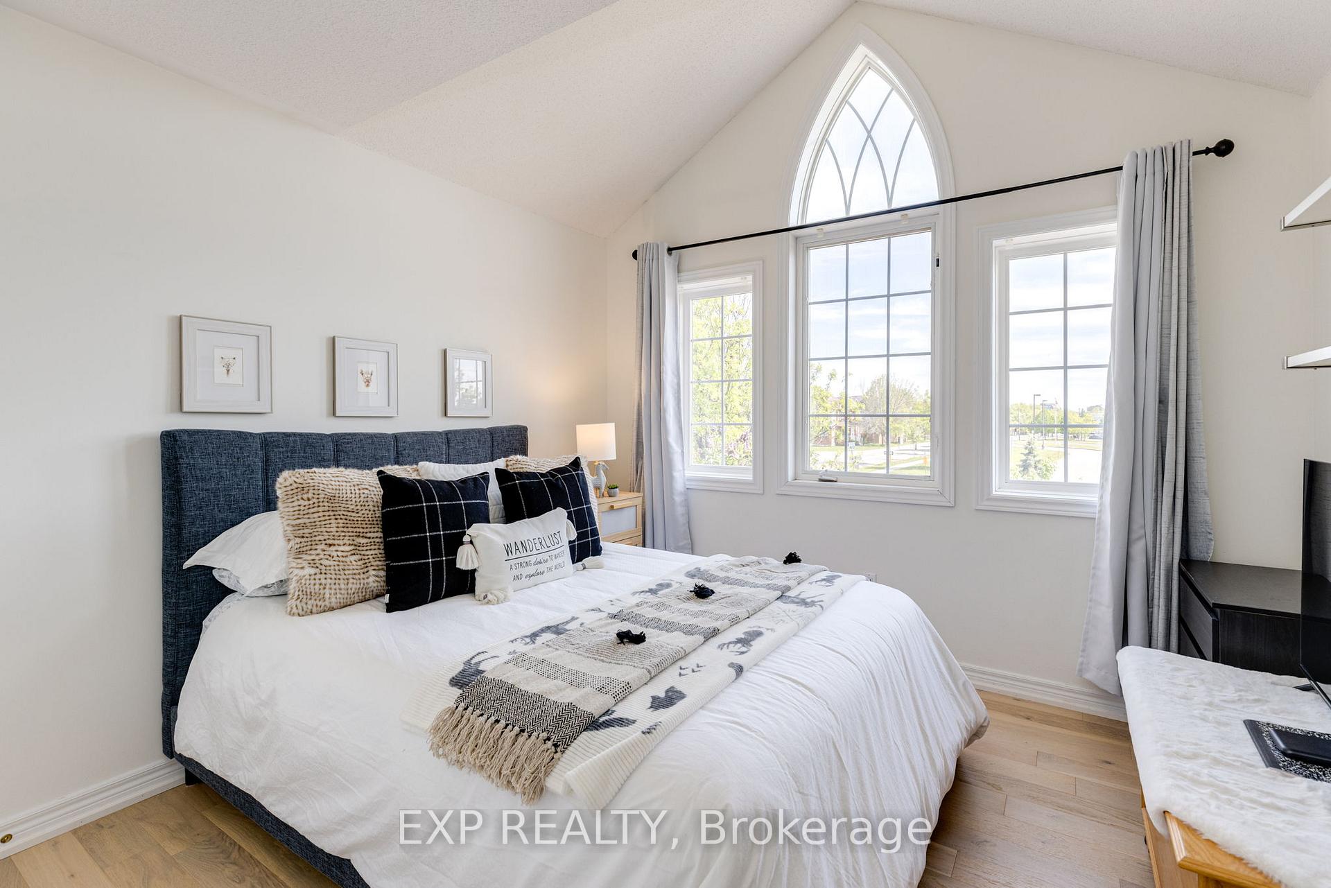 Photo 40 of 30 Earl Stewart Drive, Aurora, Bayview Wellington — HOMEH