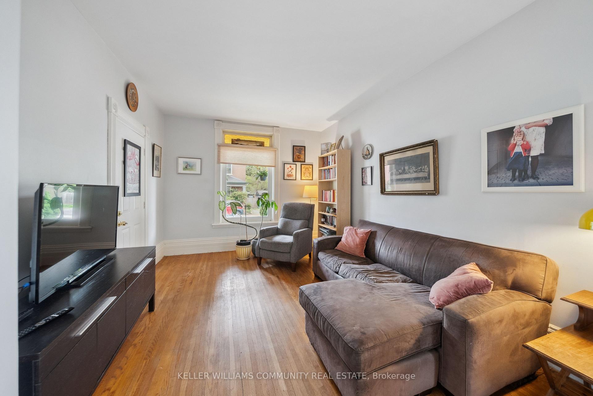 Photo 3 of 269 John Street, Peterborough, Town Ward 3 — HOMEH