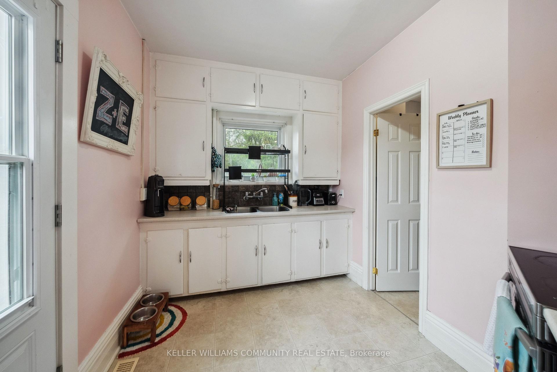 Photo 23 of 269 John Street, Peterborough, Town Ward 3 — HOMEH