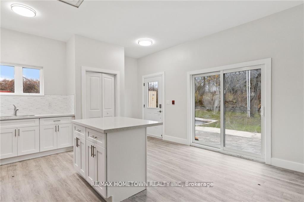 Photo 7 of Unit 3, 7829 Kent Boulevard, Brockville — HOMEH