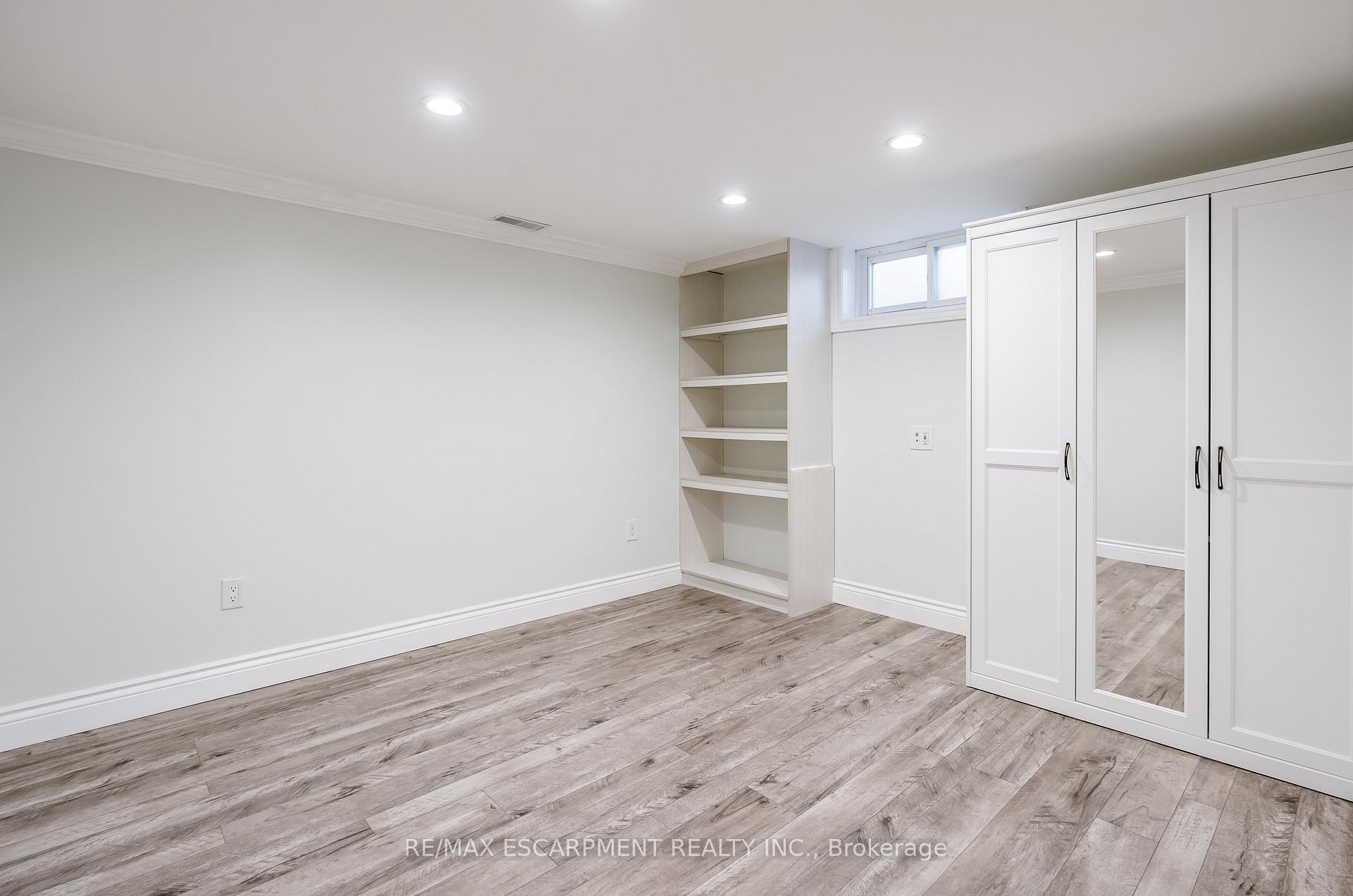 Photo 4 of Unit Lower, 20 Glendale Road, Brant, Brantford Twp — HOMEH
