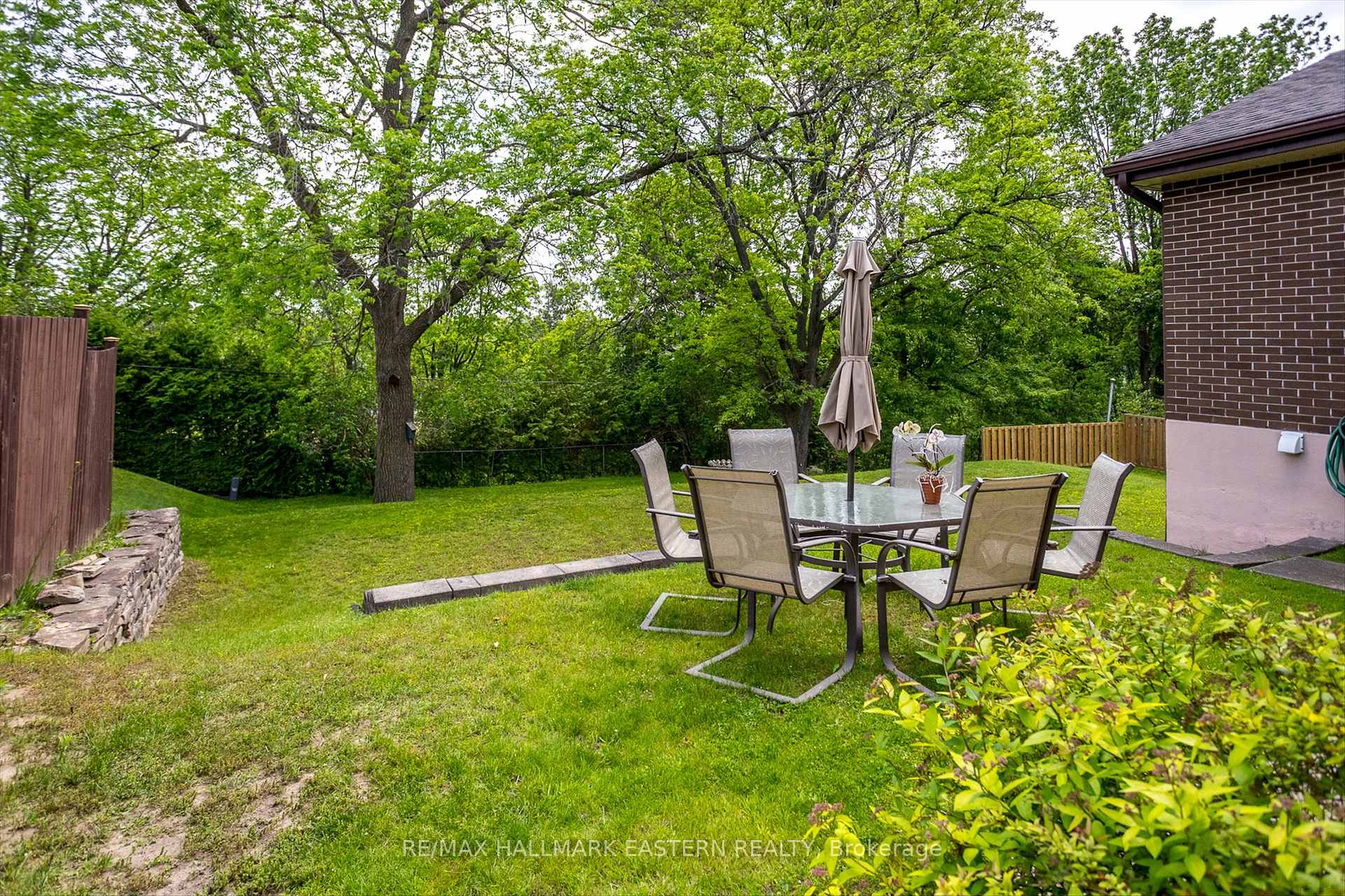 Photo 40 of 1263 Algonquin Boulevard, Peterborough, Northcrest Ward 5 — HOMEH
