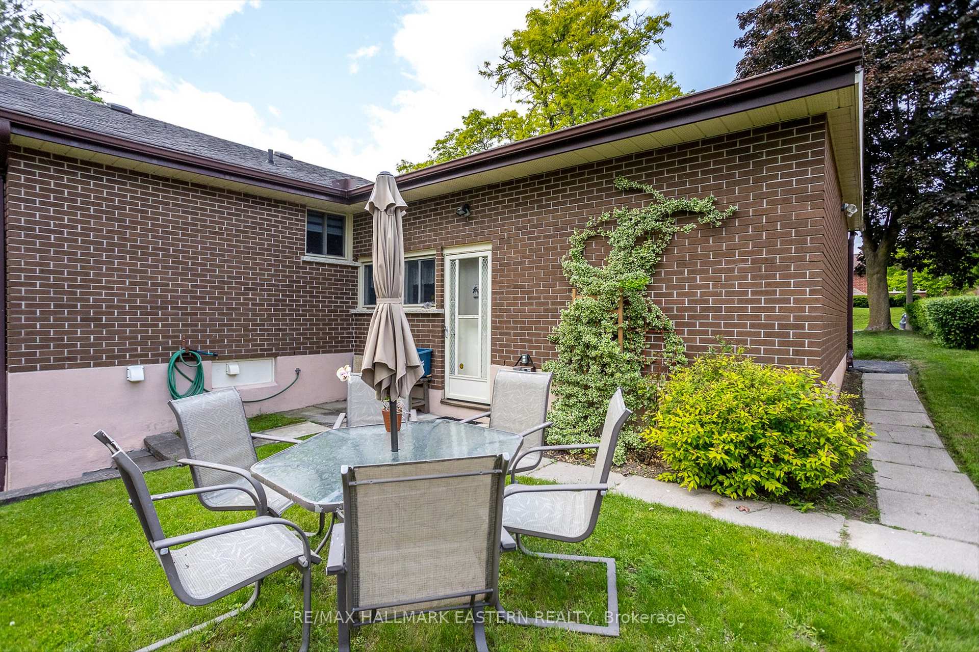 Photo 41 of 1263 Algonquin Boulevard, Peterborough, Northcrest Ward 5 — HOMEH