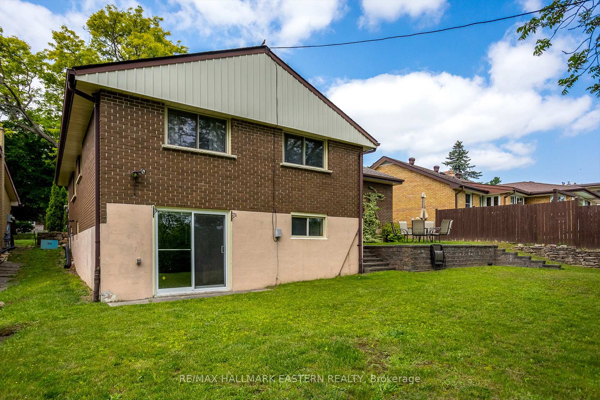 Photo 43 of 1263 Algonquin Boulevard, Peterborough, Northcrest Ward 5 — HOMEH