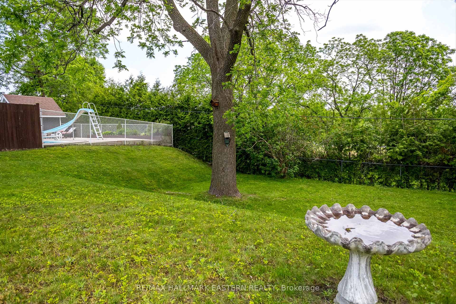 Photo 44 of 1263 Algonquin Boulevard, Peterborough, Northcrest Ward 5 — HOMEH