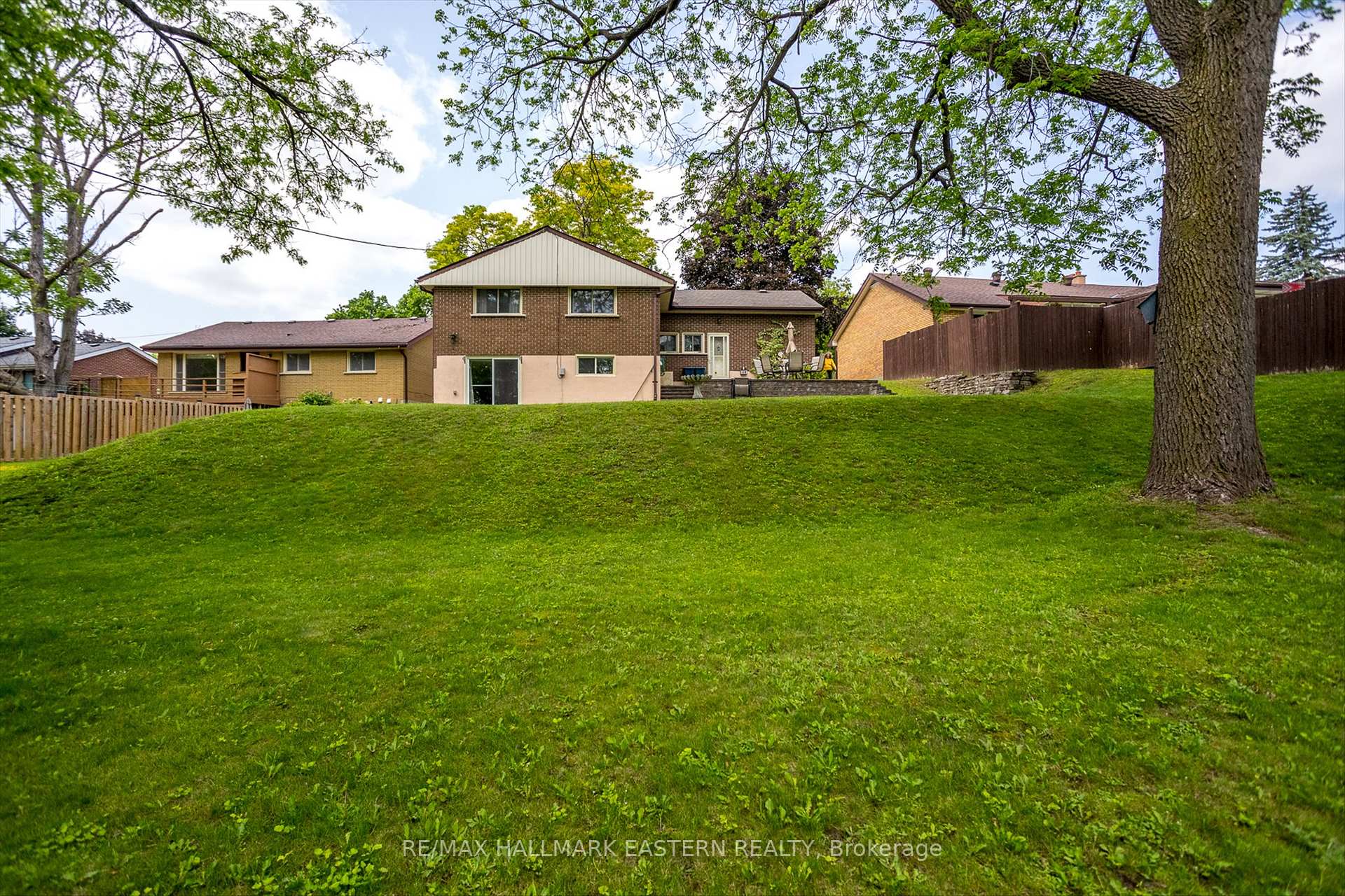 Photo 46 of 1263 Algonquin Boulevard, Peterborough, Northcrest Ward 5 — HOMEH