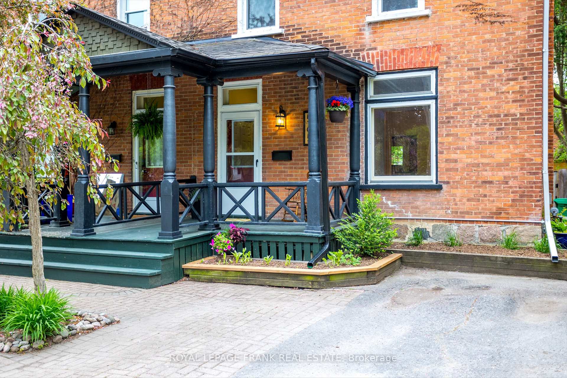 Photo 2 of 565 Gilmour Street, Peterborough, Town Ward 3 — HOMEH