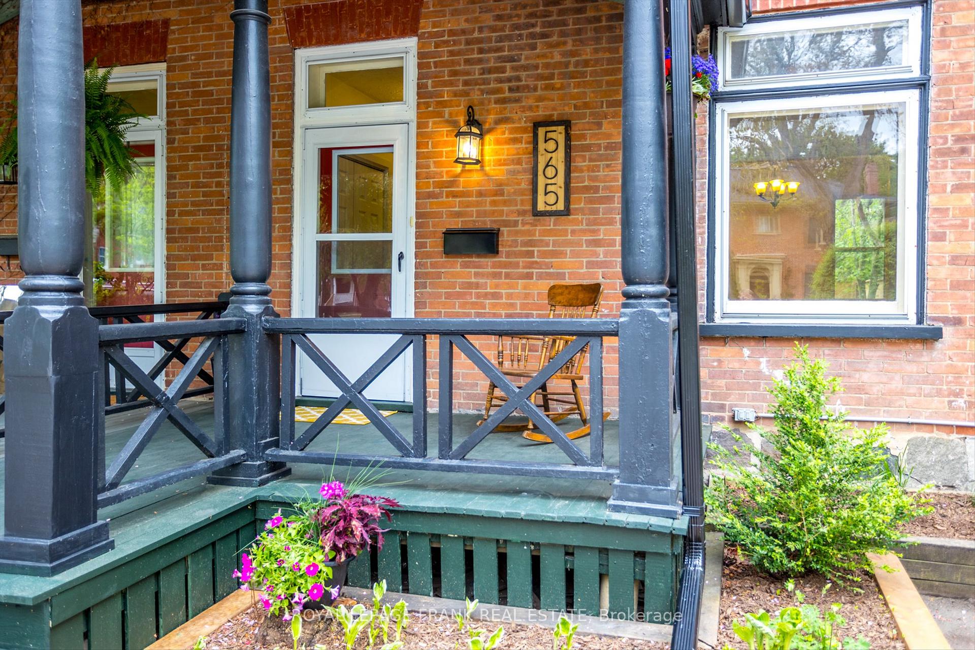 Photo 3 of 565 Gilmour Street, Peterborough, Town Ward 3 — HOMEH