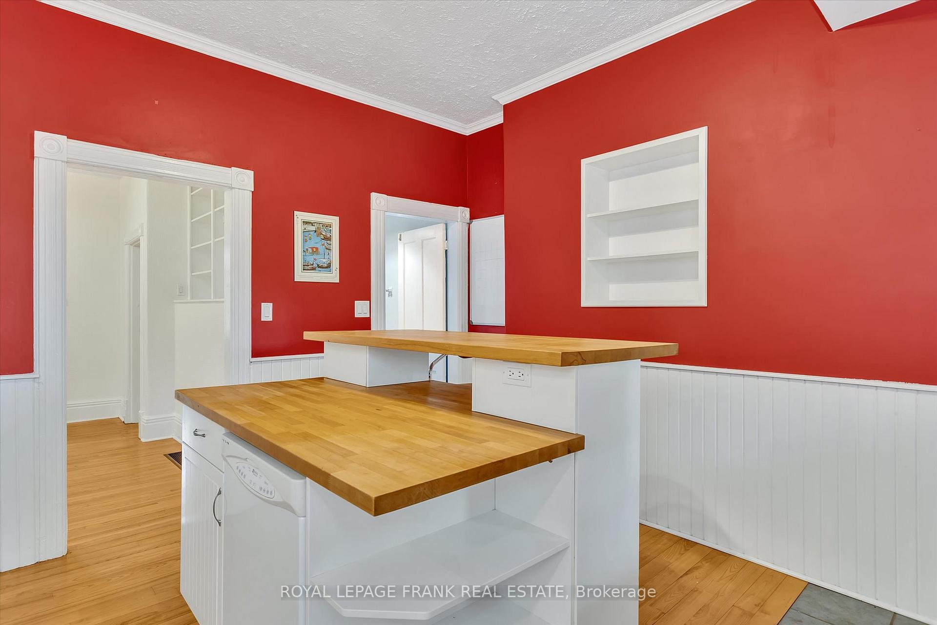 Photo 15 of 565 Gilmour Street, Peterborough, Town Ward 3 — HOMEH