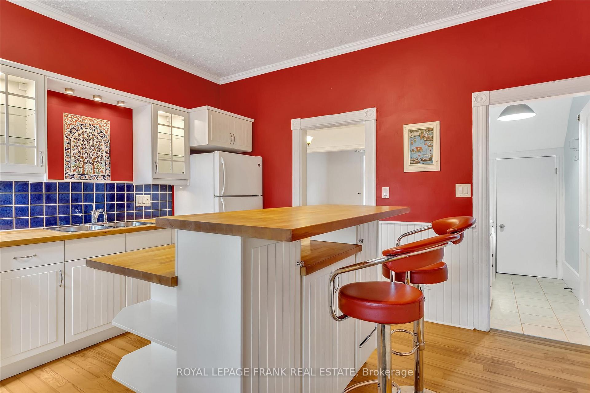 Photo 16 of 565 Gilmour Street, Peterborough, Town Ward 3 — HOMEH