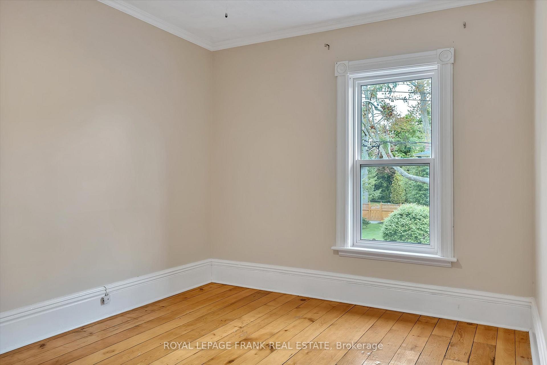 Photo 24 of 565 Gilmour Street, Peterborough, Town Ward 3 — HOMEH