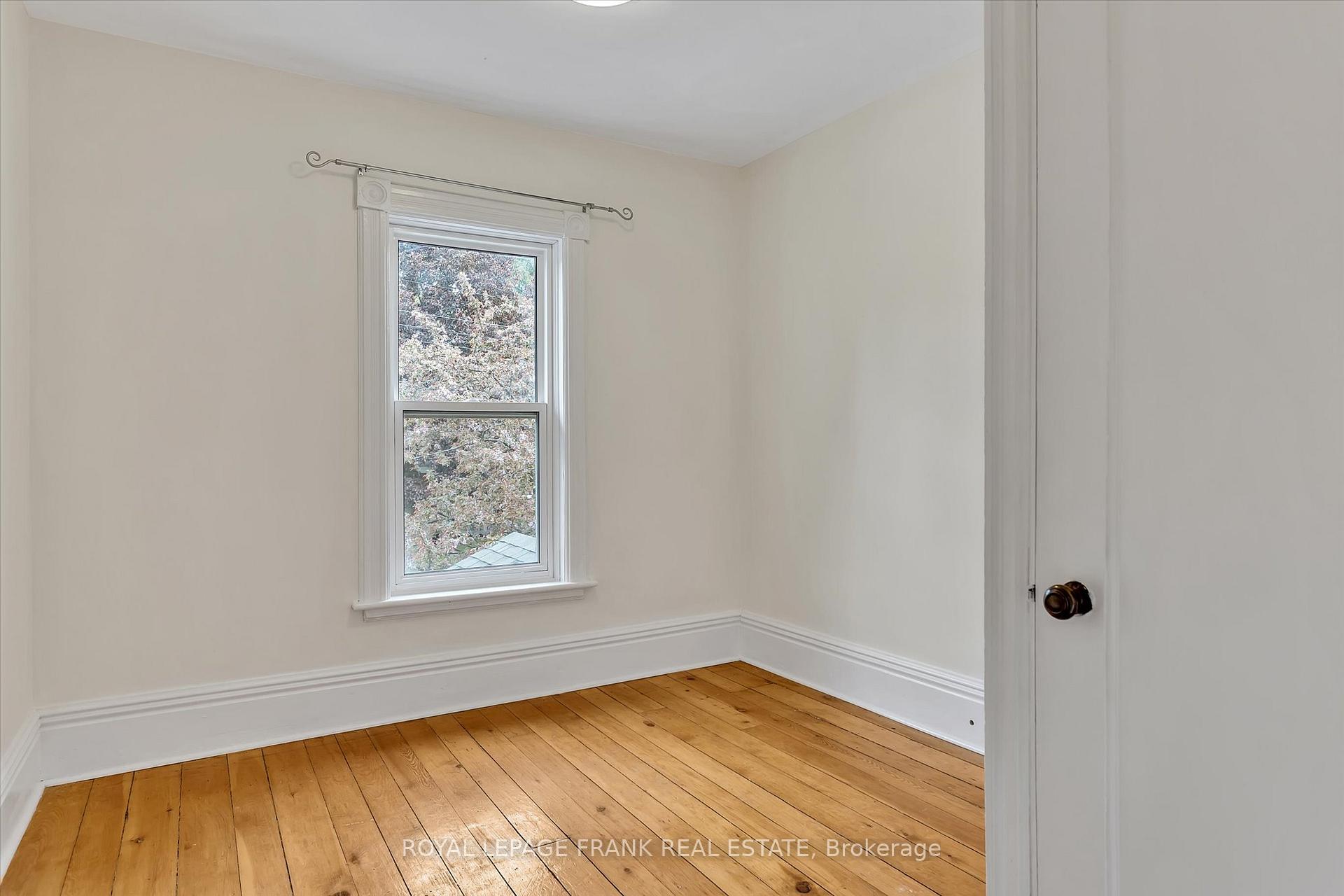 Photo 26 of 565 Gilmour Street, Peterborough, Town Ward 3 — HOMEH