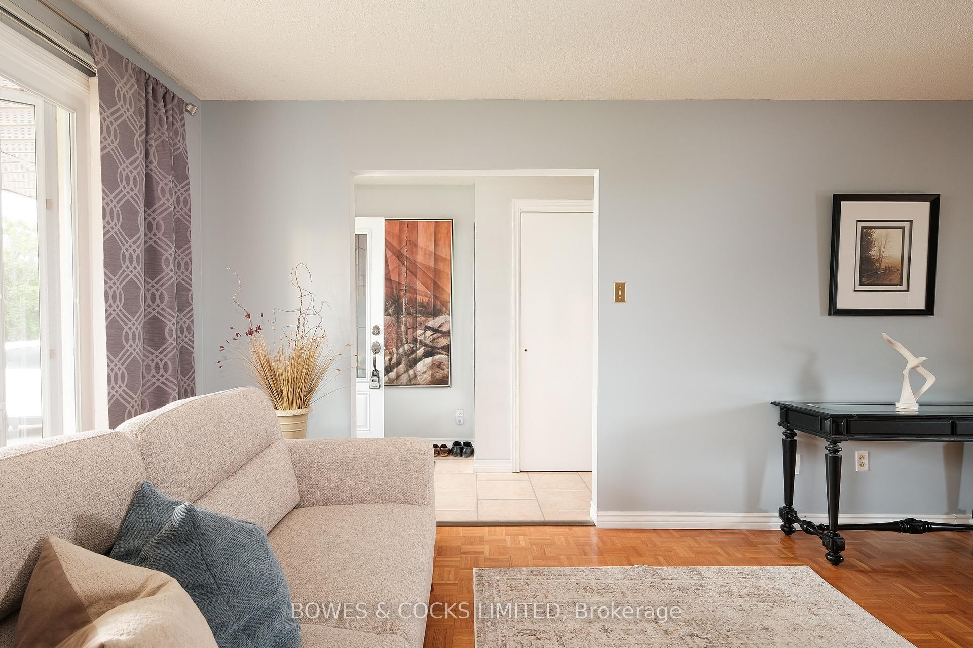 Photo 2 of 1483 Clearview Drive, Peterborough, Monaghan Ward 2 — HOMEH