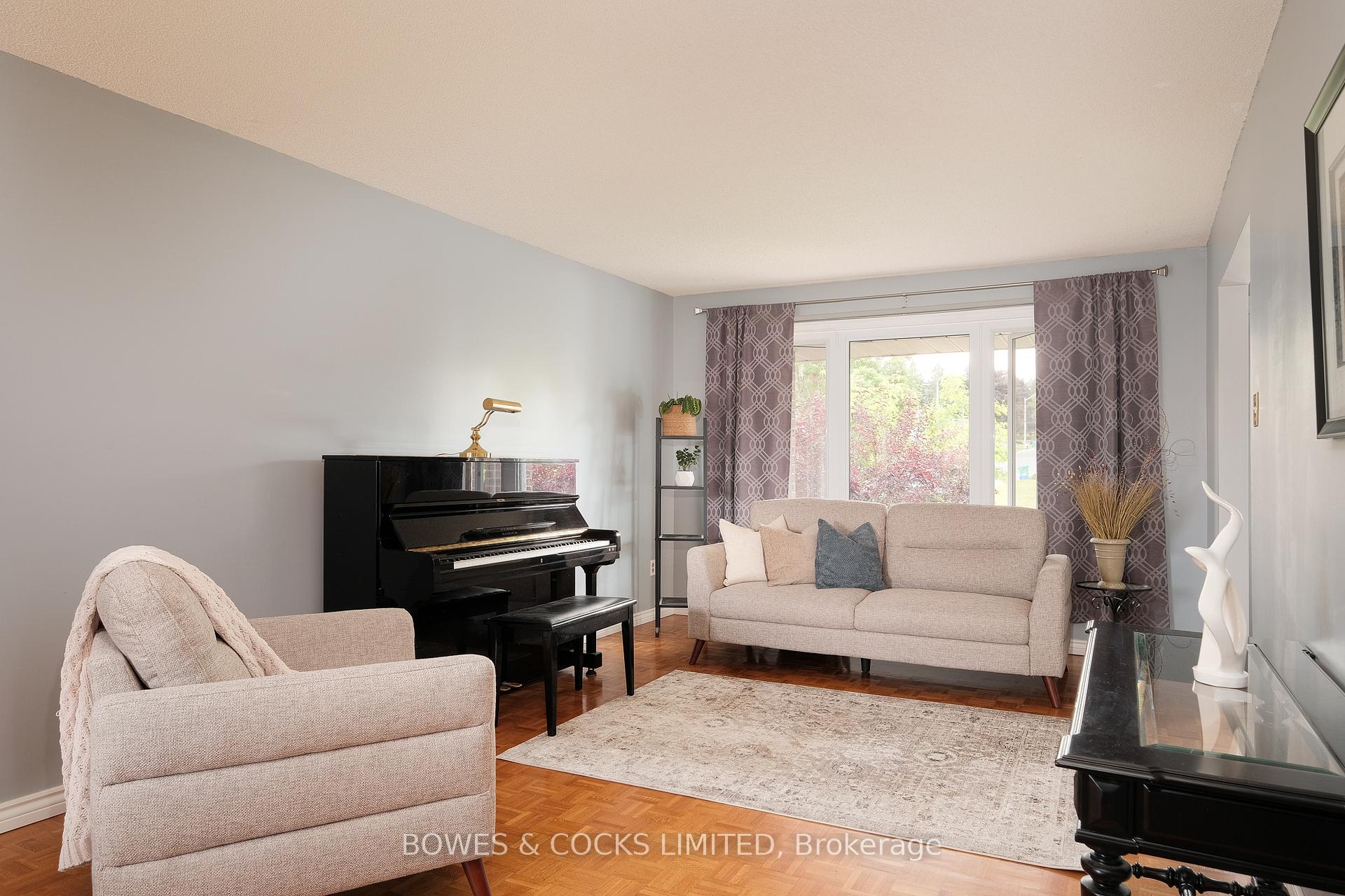 Photo 4 of 1483 Clearview Drive, Peterborough, Monaghan Ward 2 — HOMEH
