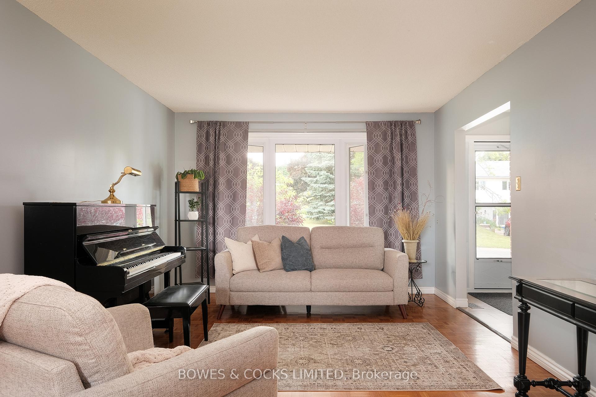 Photo 5 of 1483 Clearview Drive, Peterborough, Monaghan Ward 2 — HOMEH