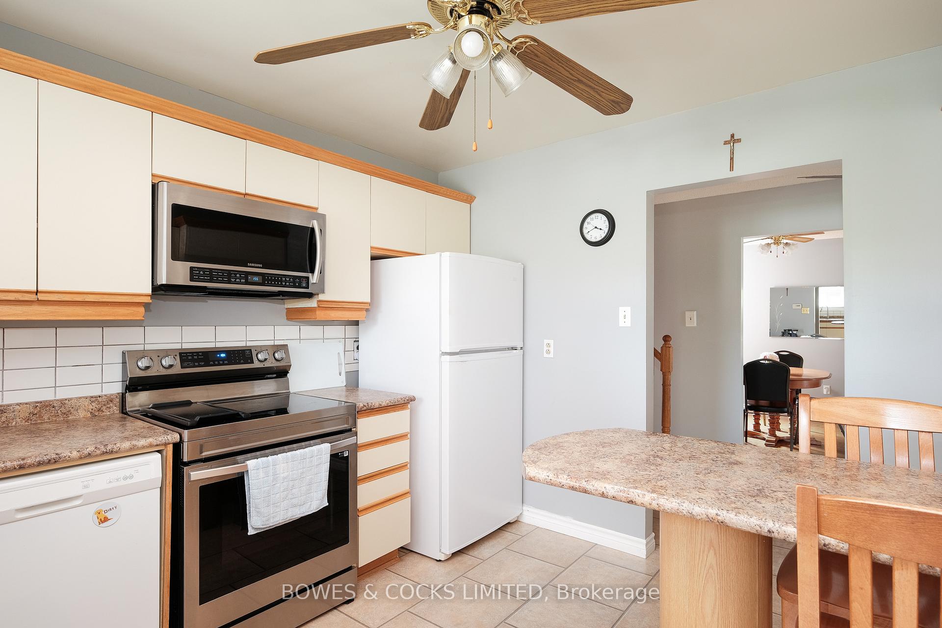 Photo 10 of 1483 Clearview Drive, Peterborough, Monaghan Ward 2 — HOMEH